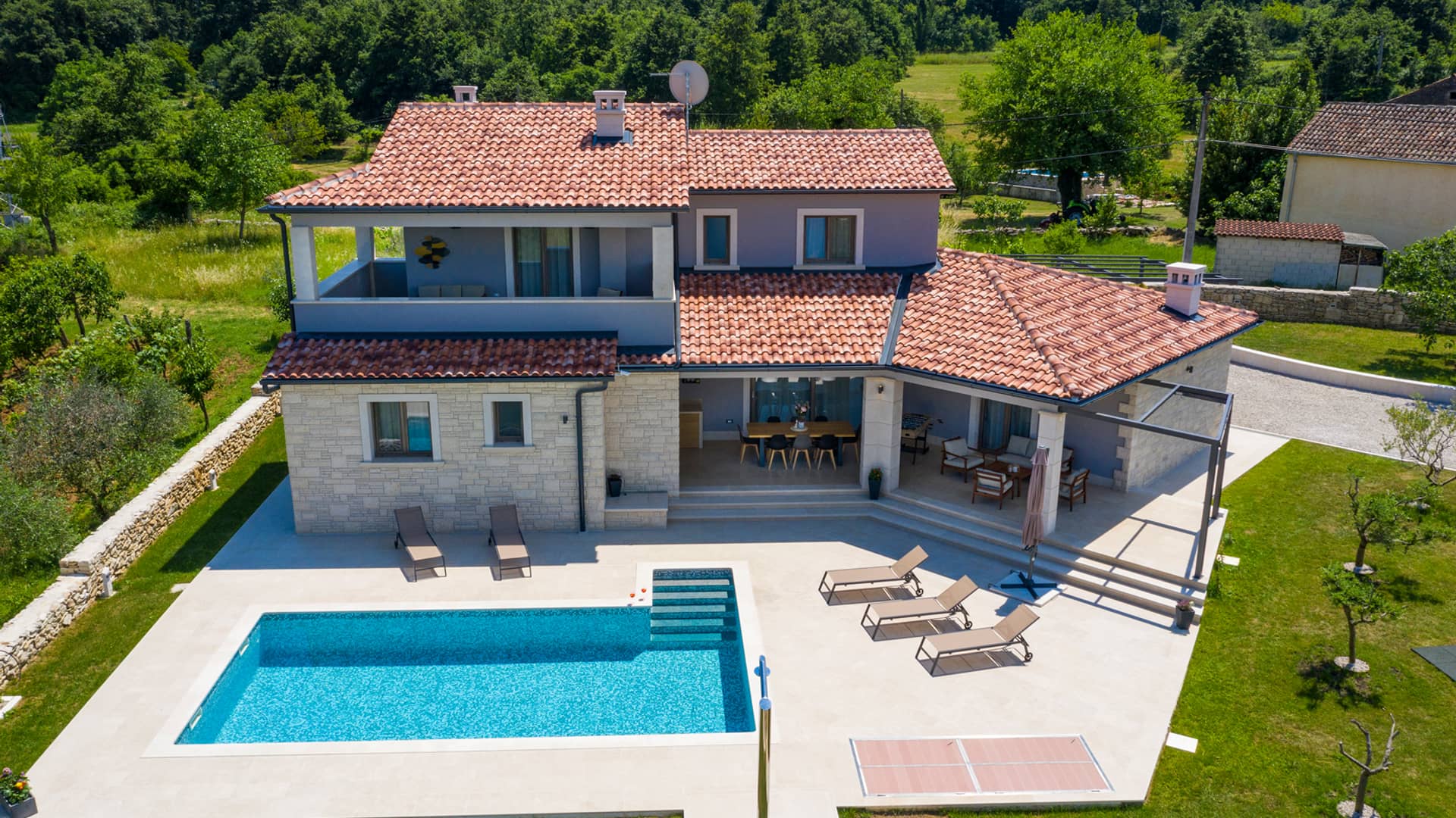 Wunderschöne Villa mit großem Pool