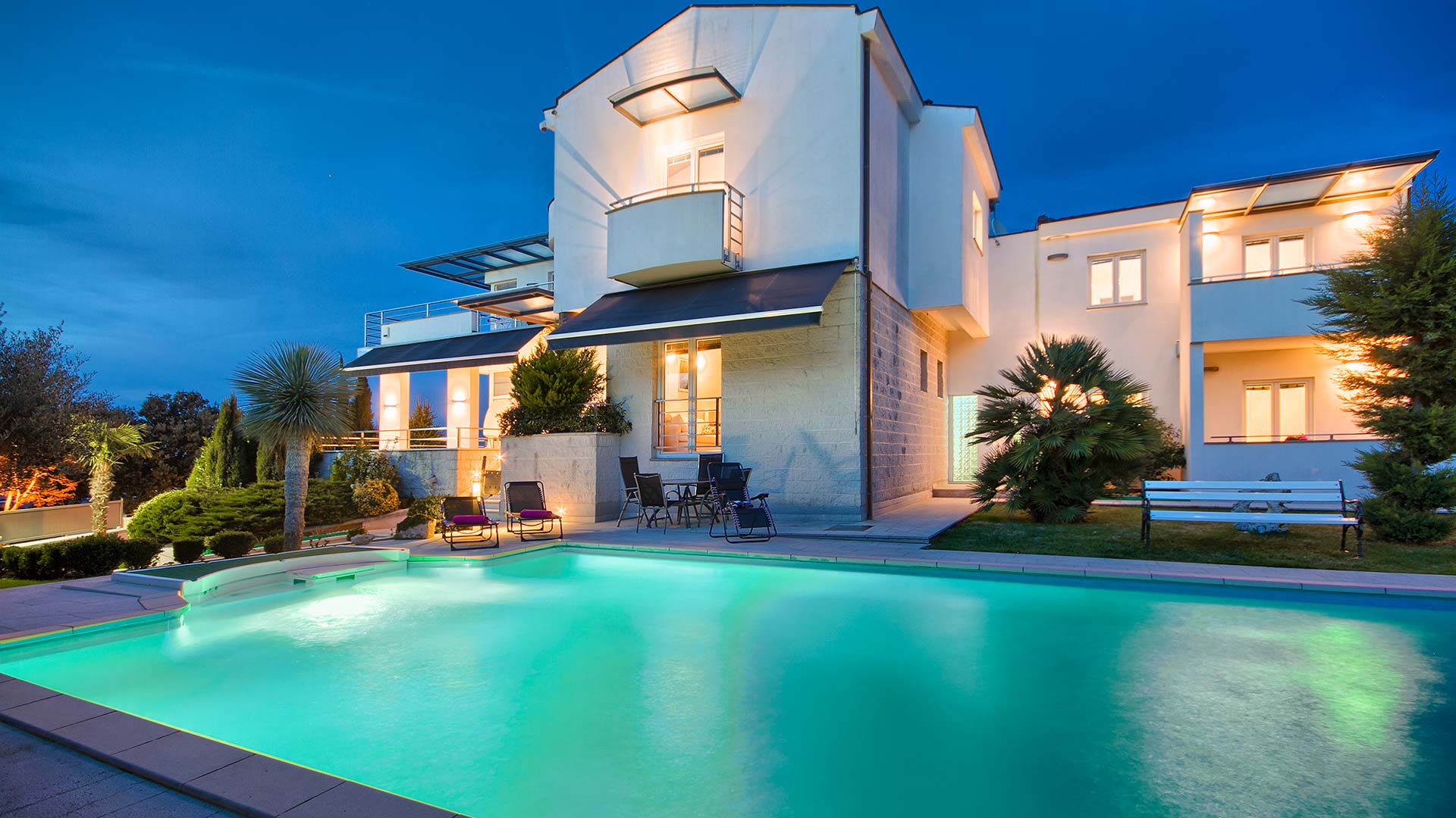 Luxusvilla mit Pool und Meerblick in Pjescana Uvala