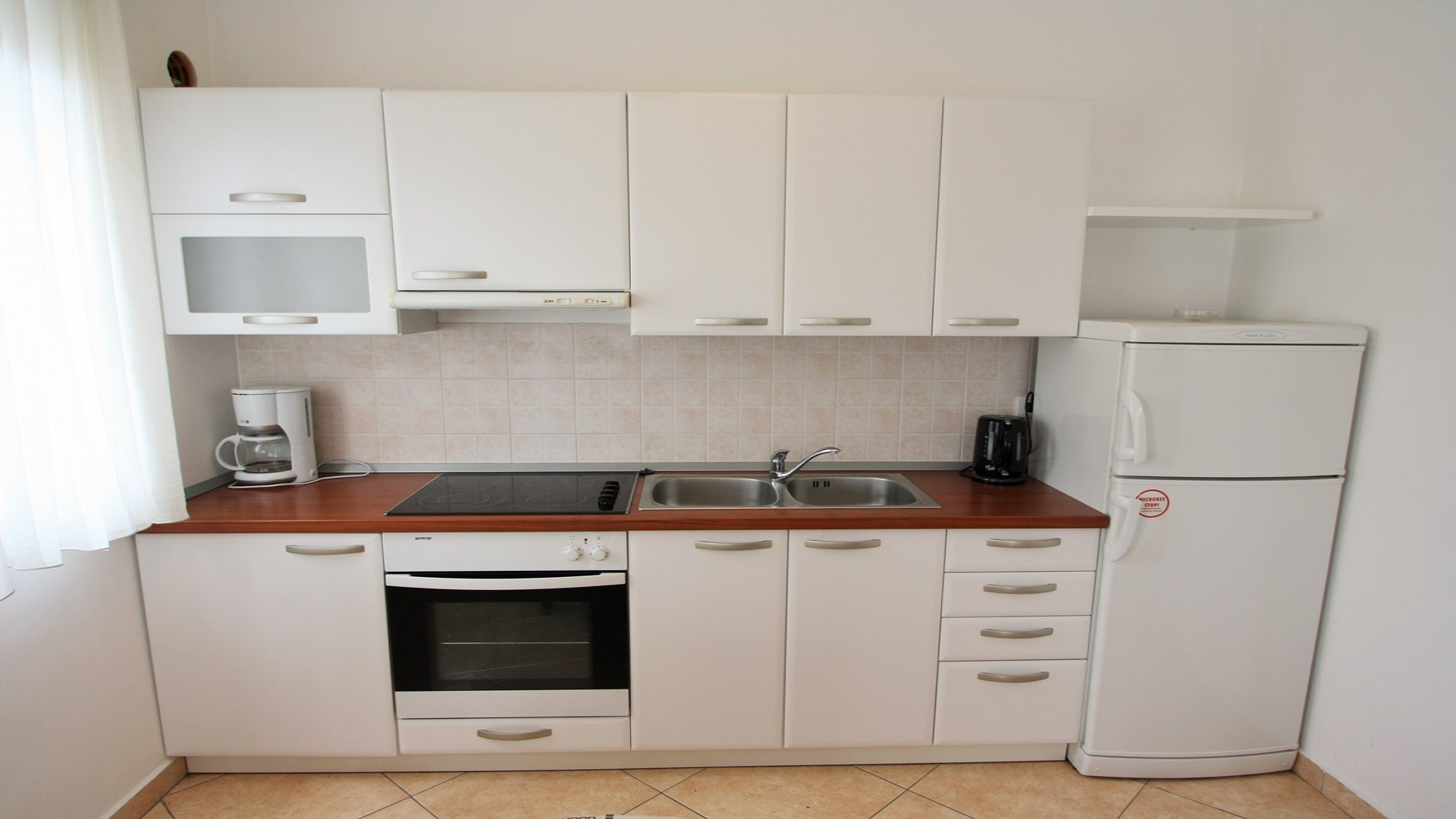 Apartment Bilic im ersten Stock, mit Balkon, in einer ruhigen Gegend