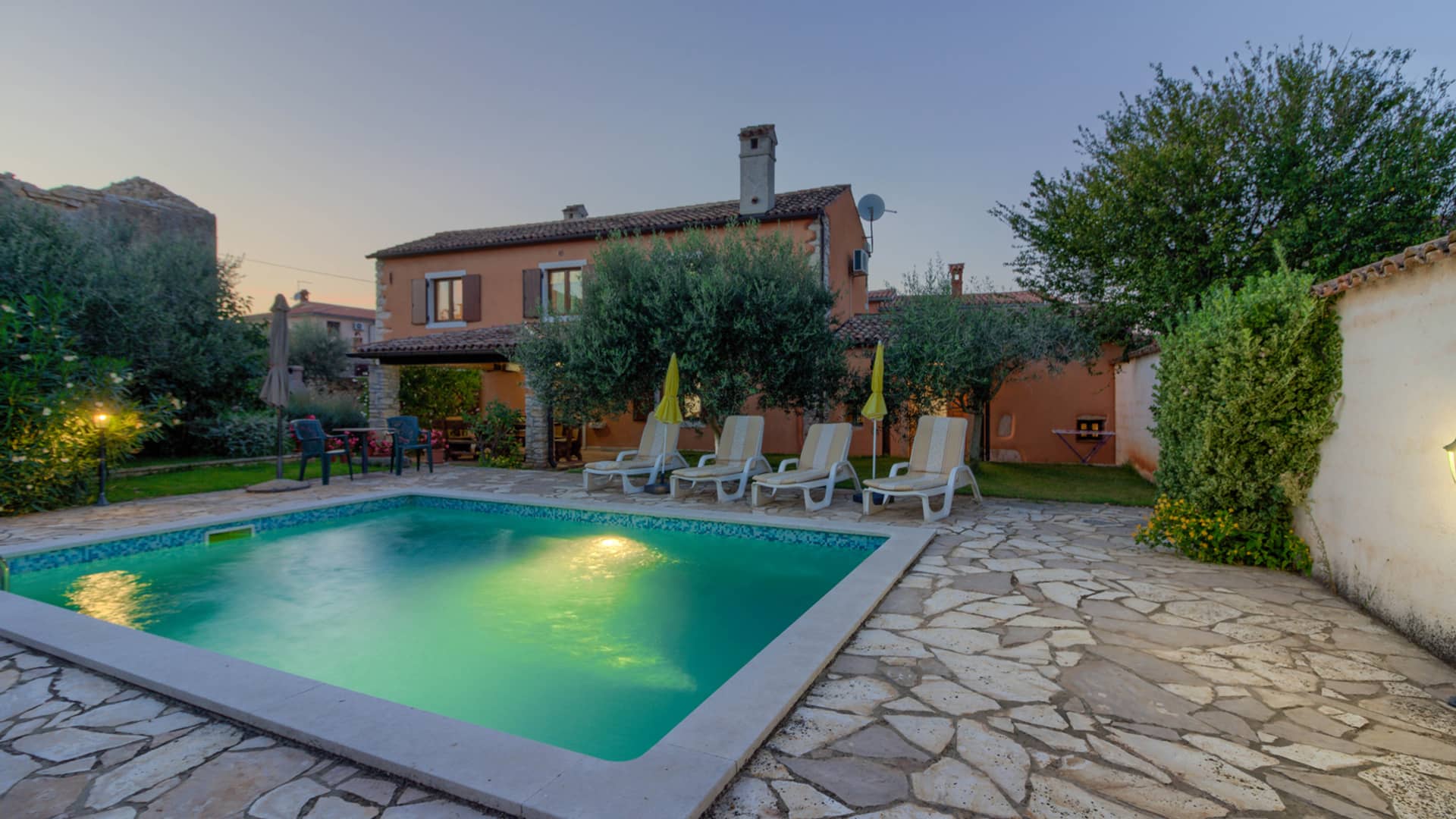 Luxusvilla in Šišan mit Pool