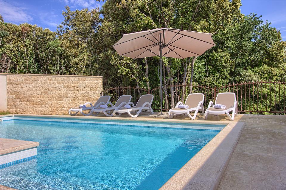 Wunderschöne Villa mit privatem Pool und Meerblick in Banjole