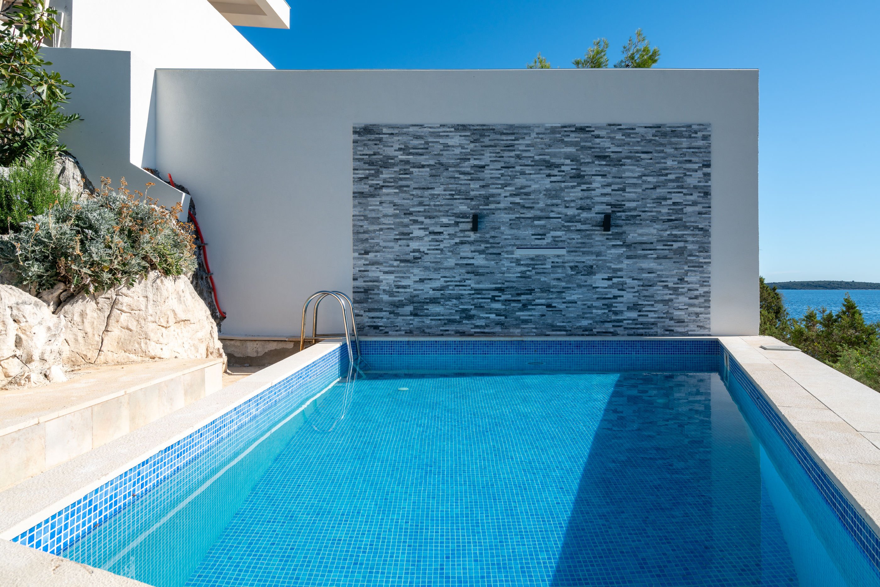 Erste Reihe zum Meer Villa mit Pool
