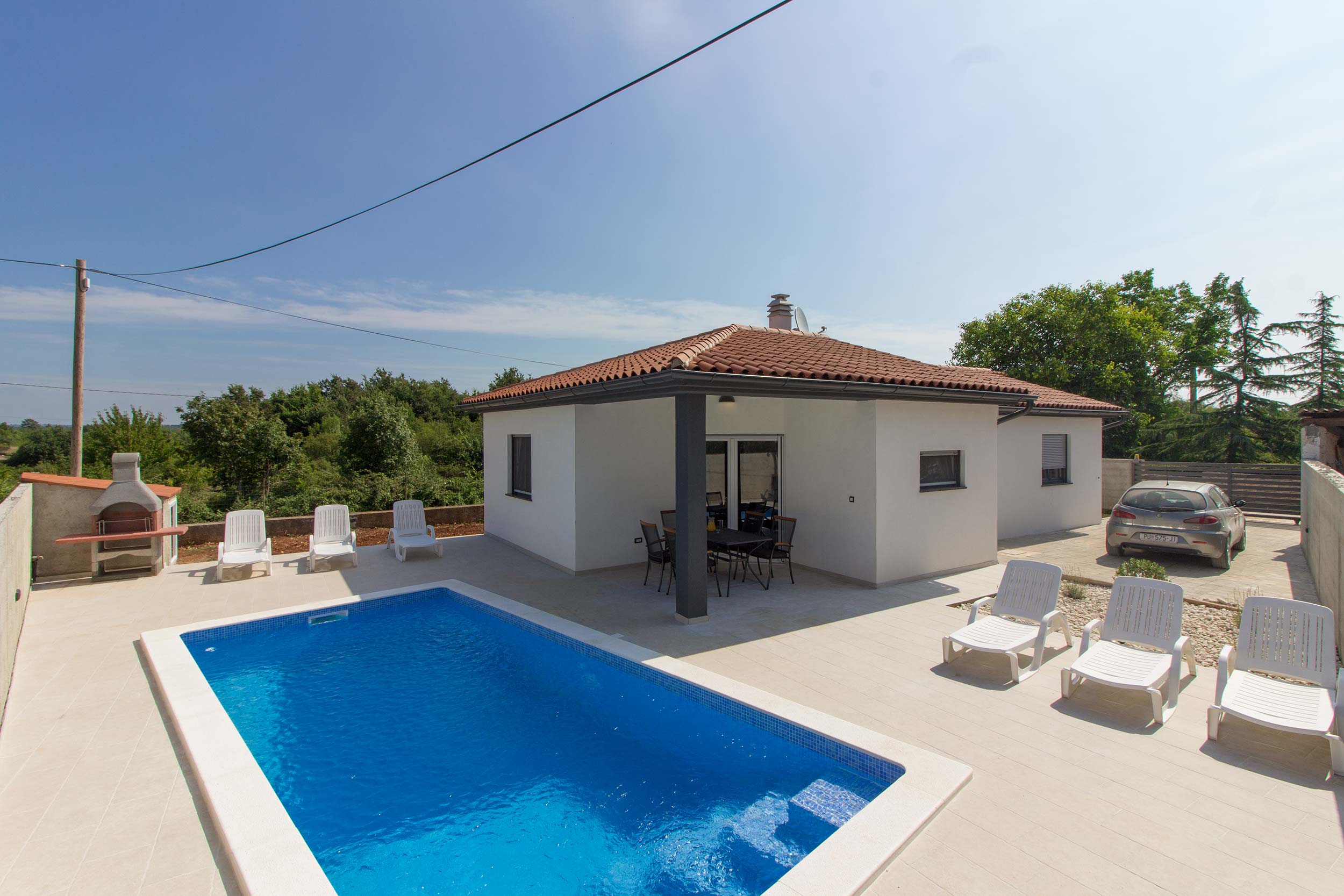 Schöne Villa mit Pool in der Nähe von Pula 