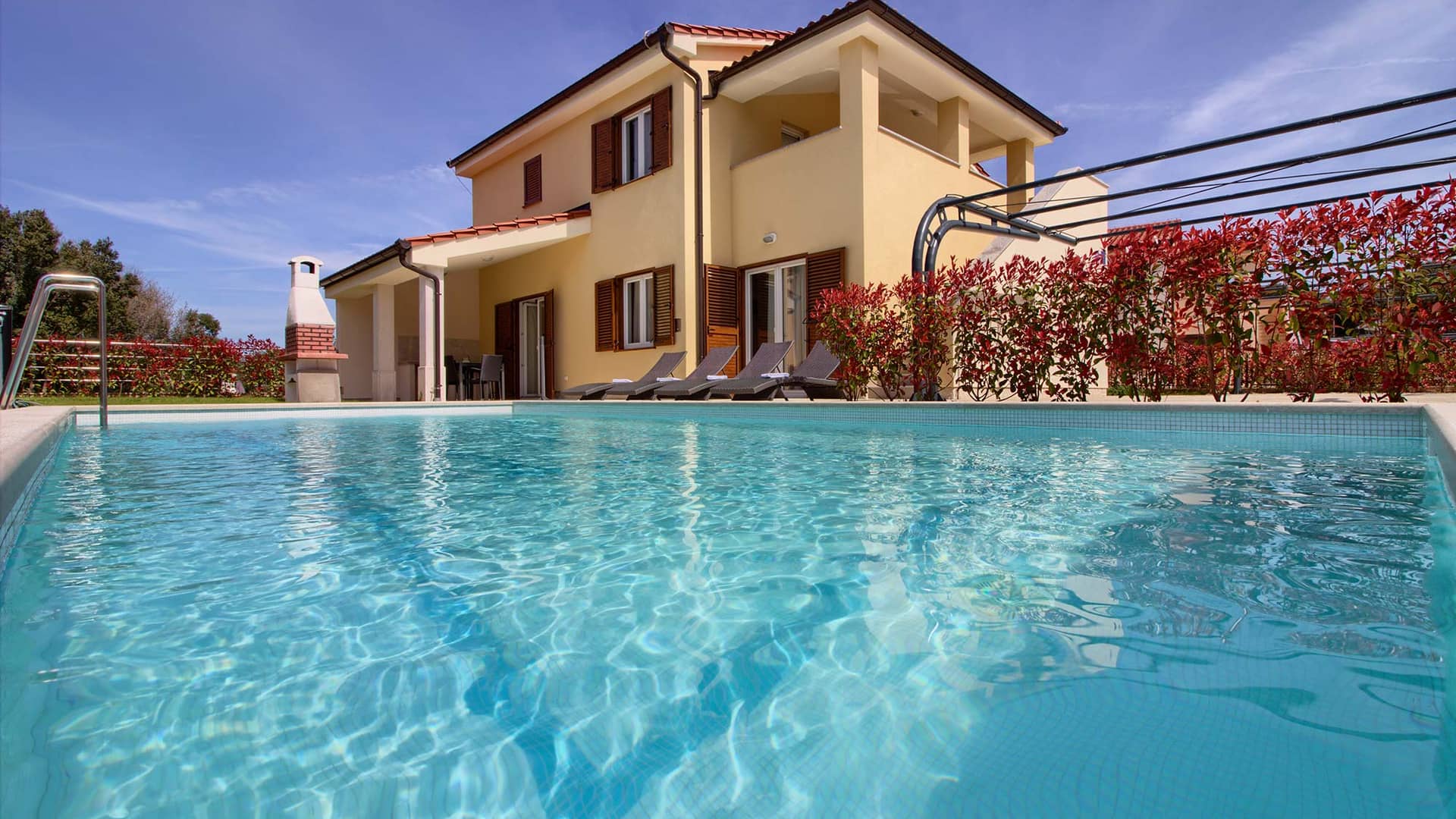 Villen für 20 Personen und zwei privaten Pools