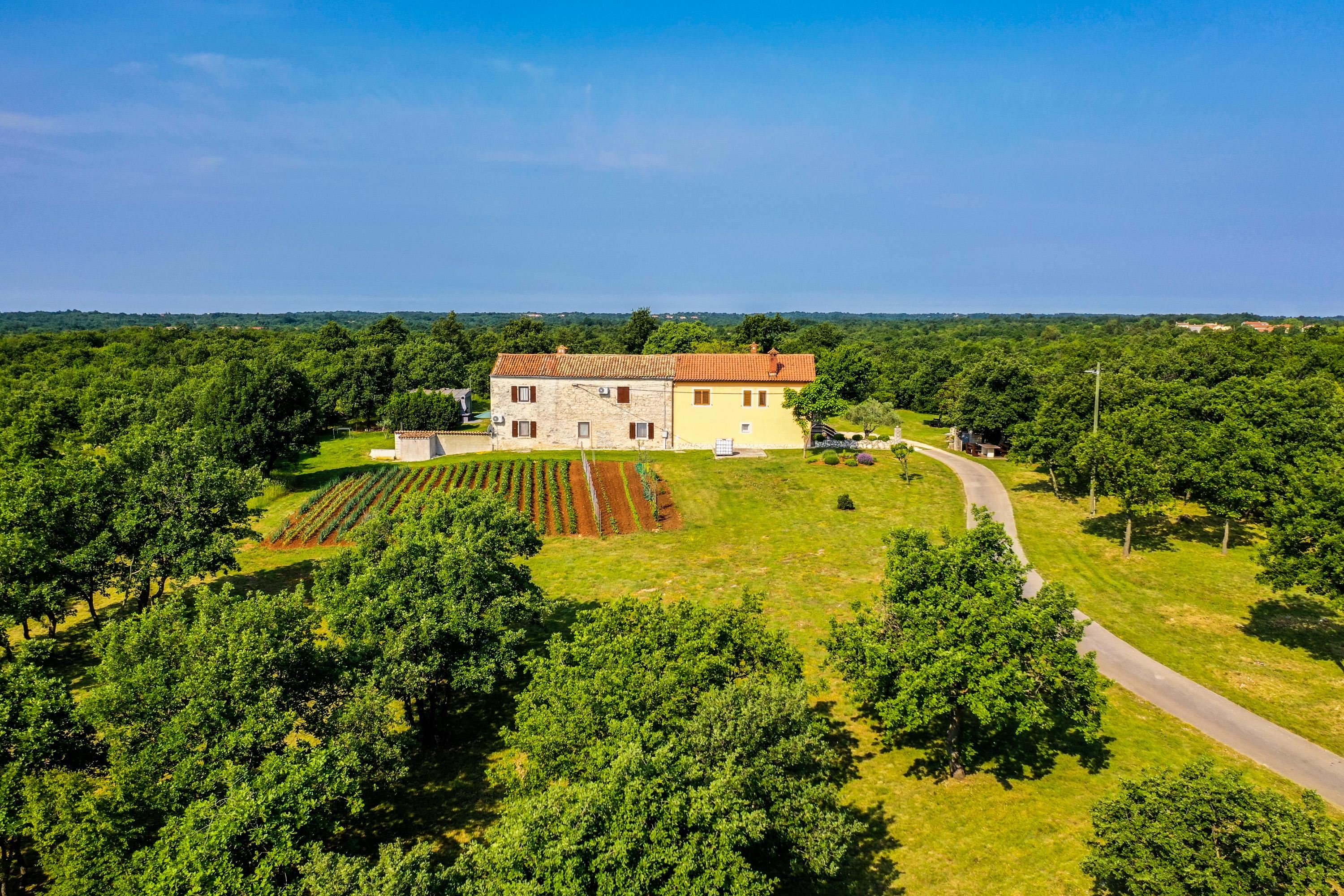 Wunderschönes Haus mit riesigem Garten und privatem Pool