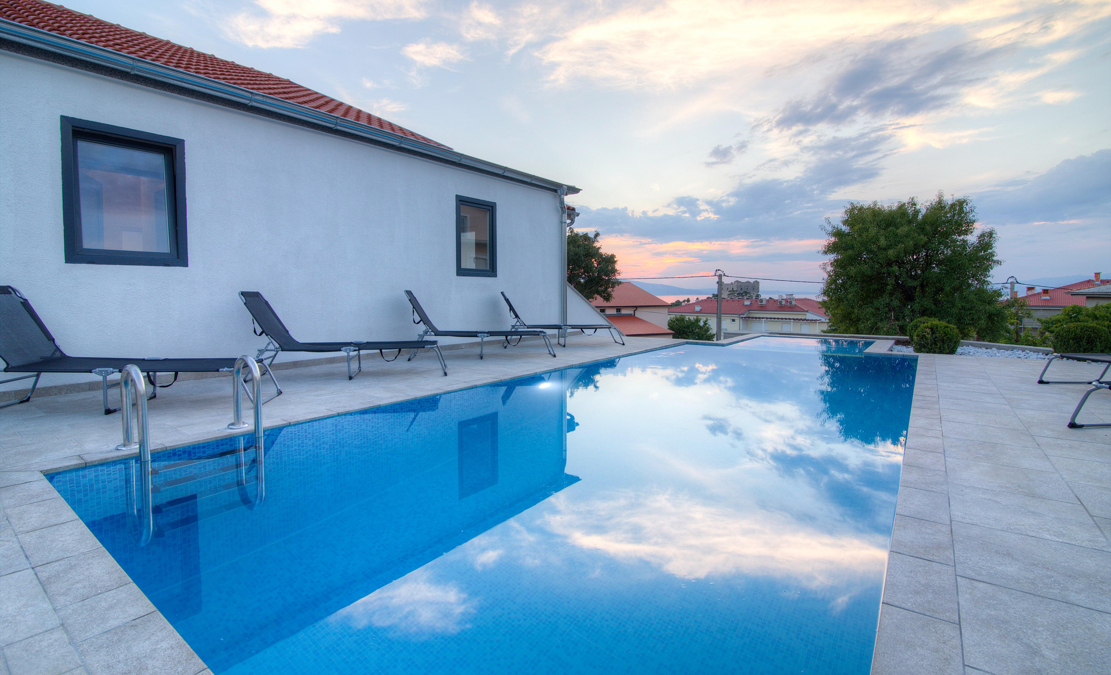 Modernes Appartment mit Pool in Senj