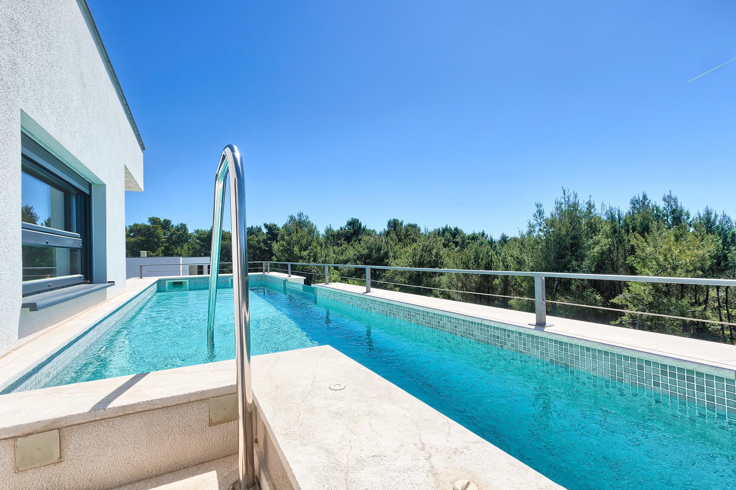 Luxusvilla mit Swimmingpool in Medulin