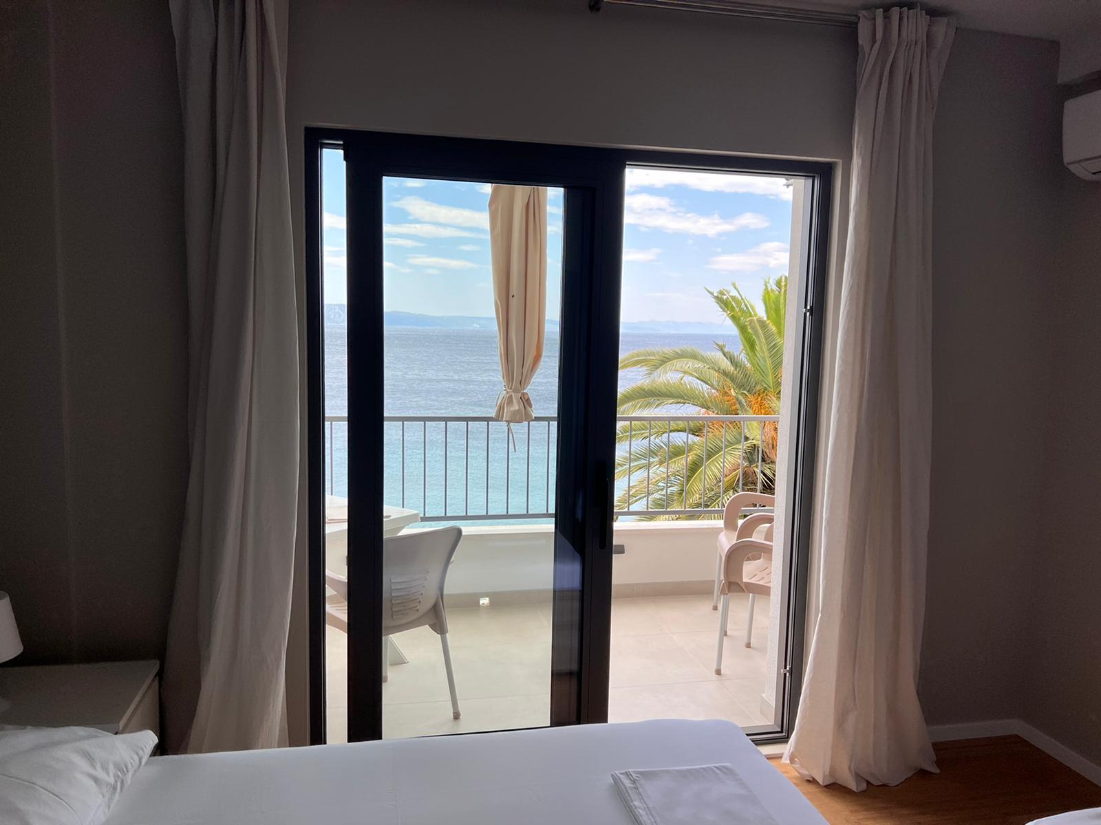 Strandnahes Apartment mit Balkon & Meerblick