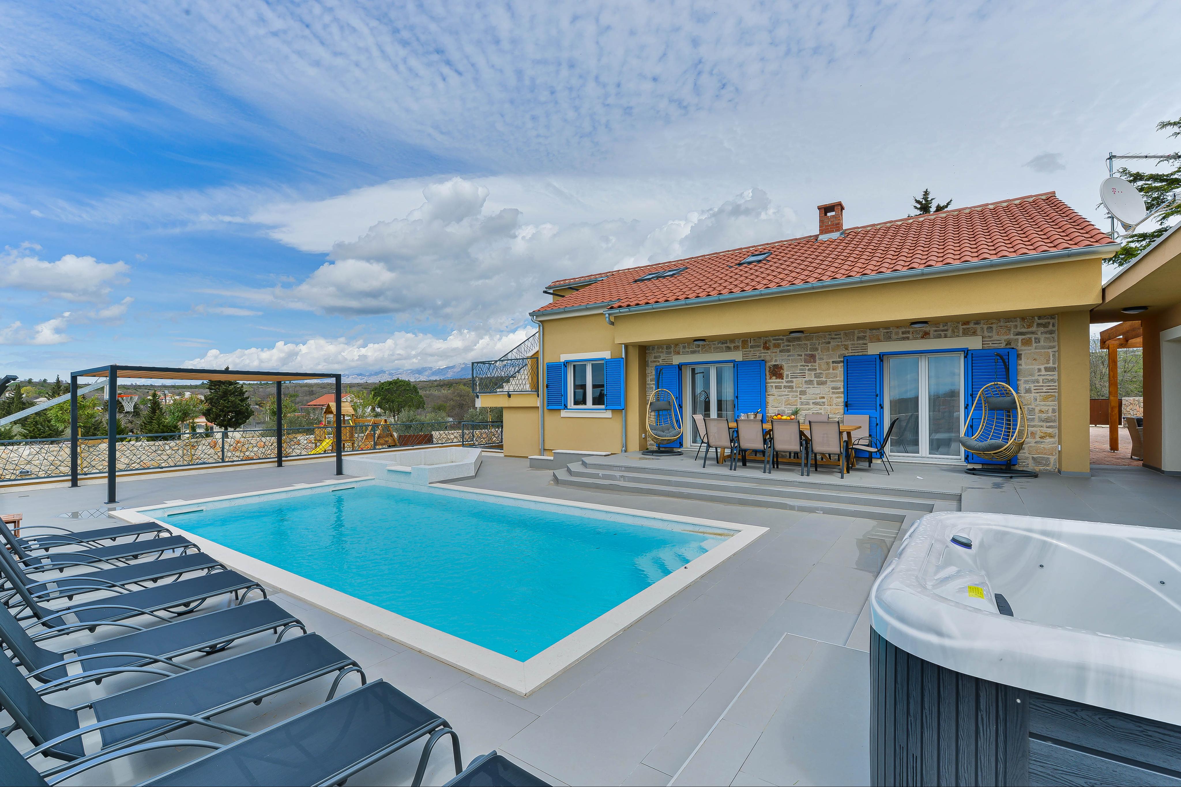 Villa mit Pool in der Nähe von Zadar
