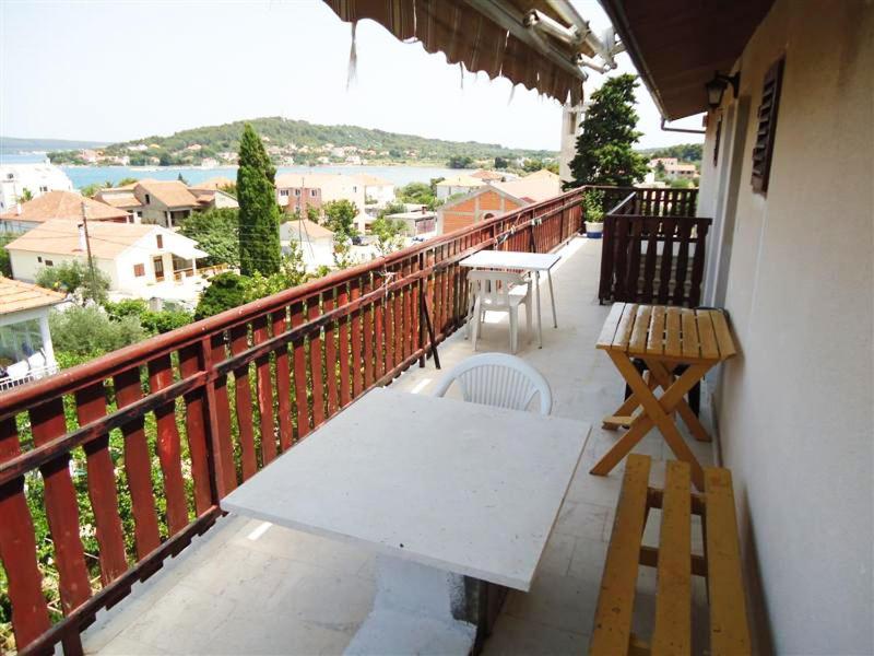 Apartment mit Meerblick und Terrasse