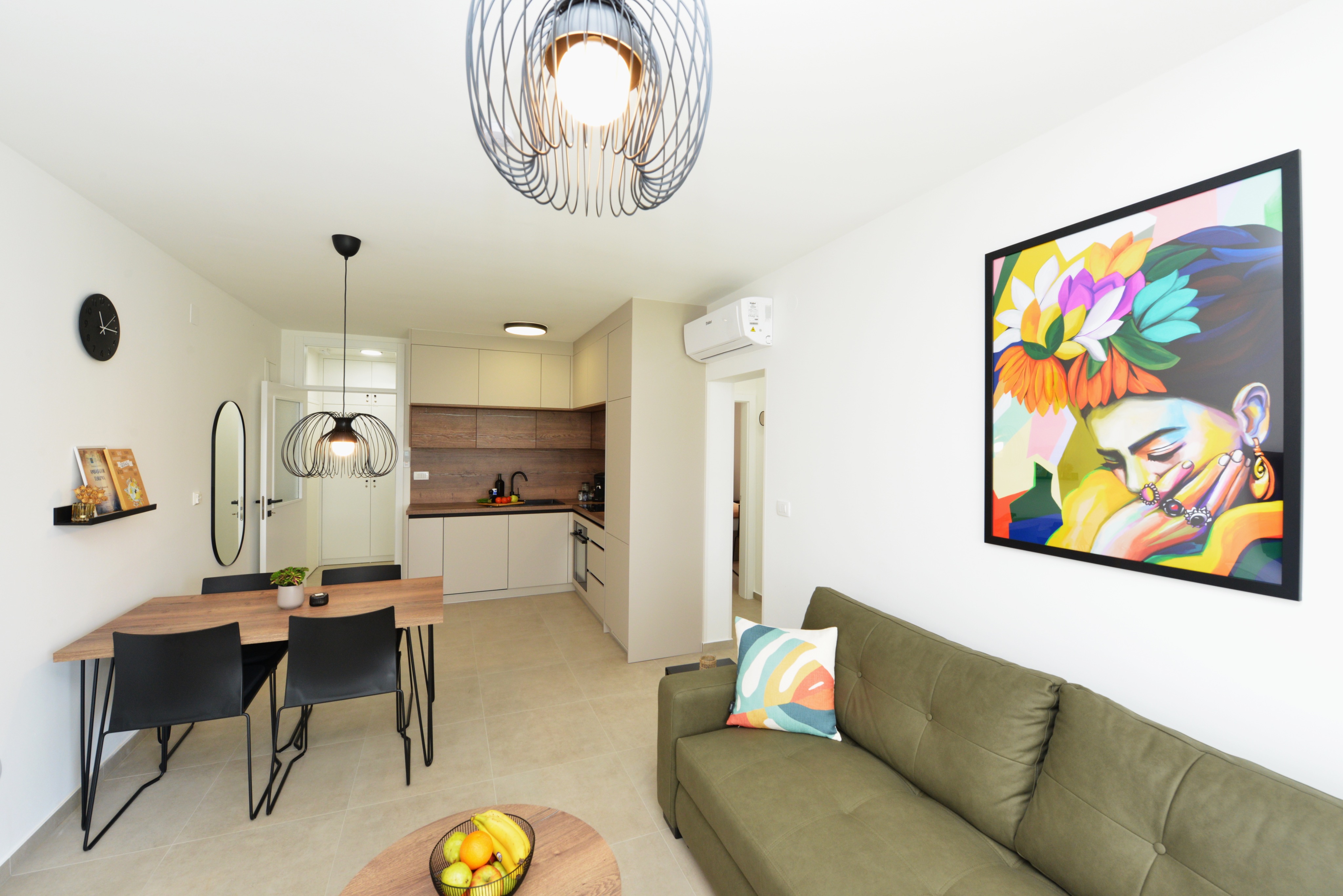 Modernes Apartment mit privatem Garten und Jacuzzi 