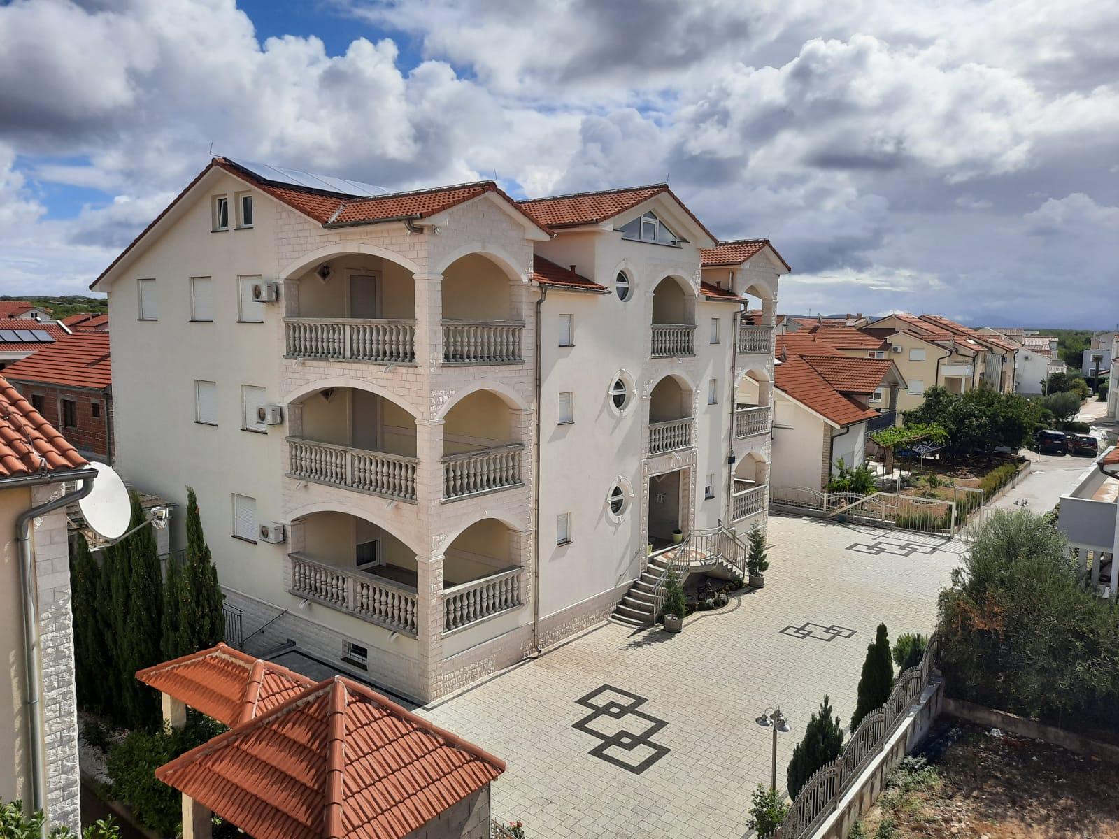 Ferienwohnung mit Klimaanlage und Balkon