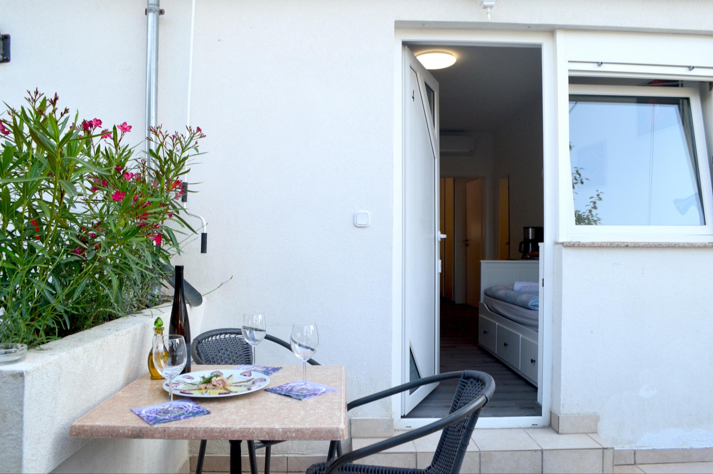 Erdgeschossapartment mit Klima, Sat-Tv & WLAN