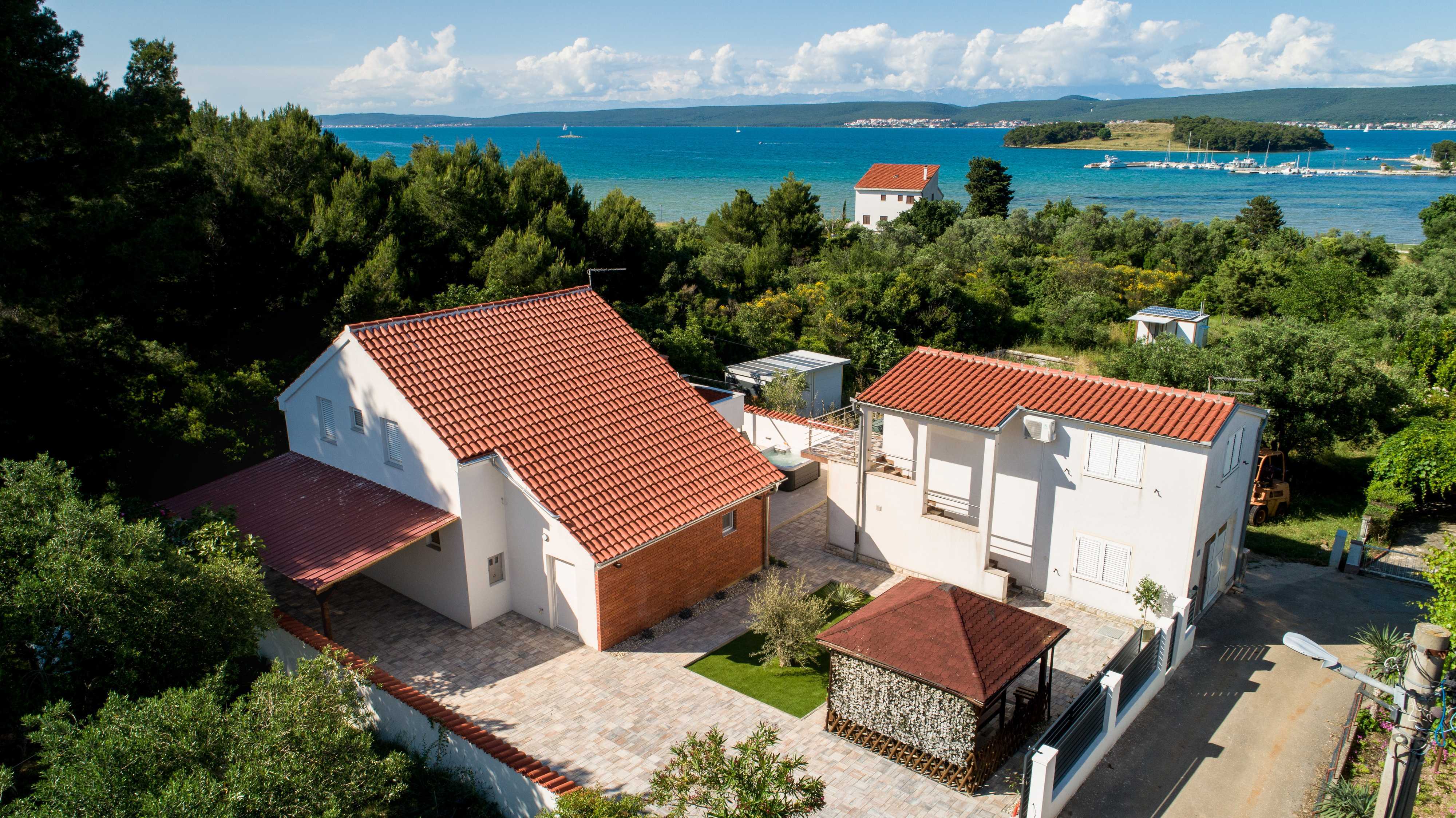 Villa mit Whirlpool & Meerblick