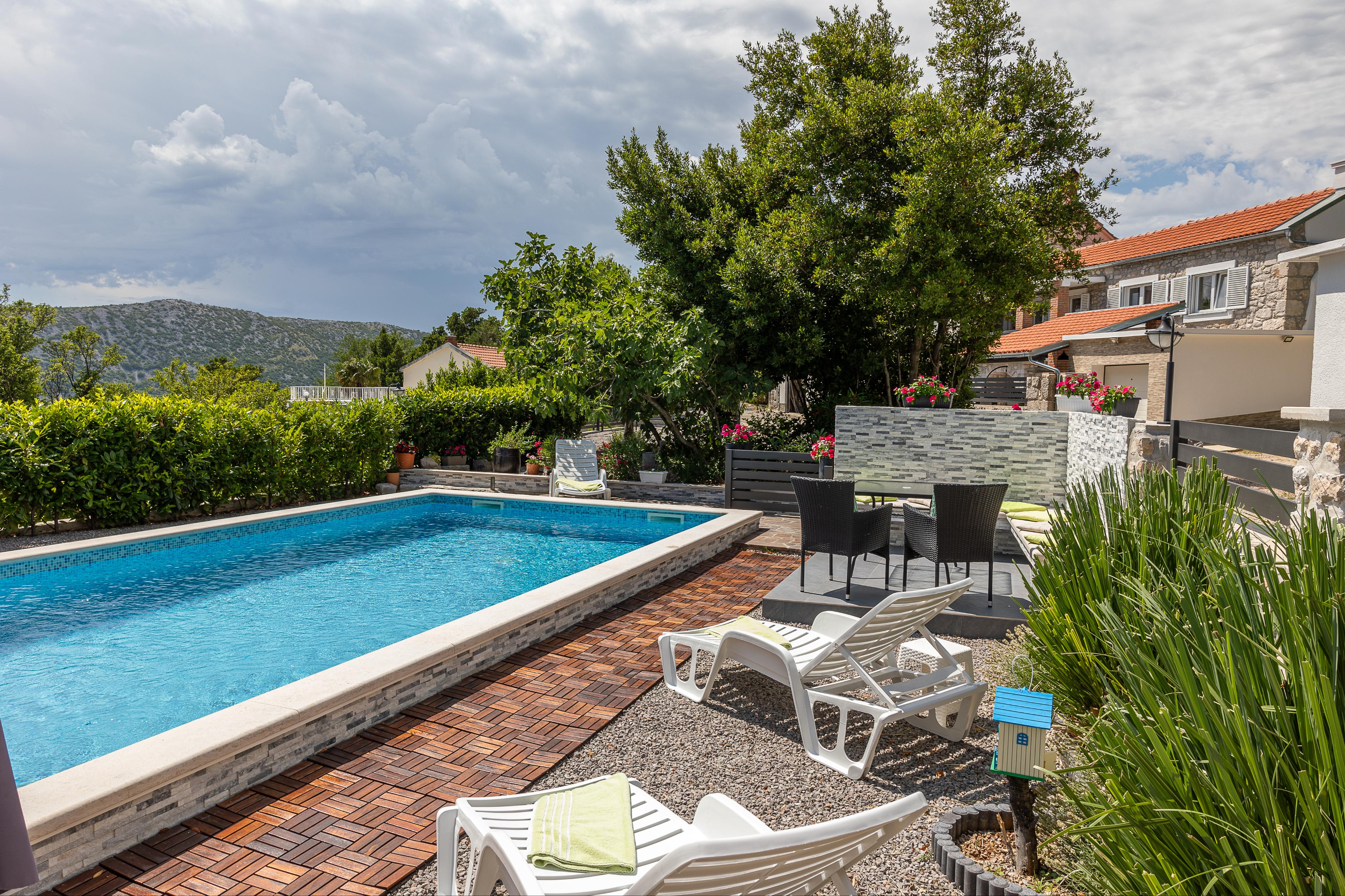 Traditionelles Steinhaus mit privaten Pool, in ruhiger Lage
