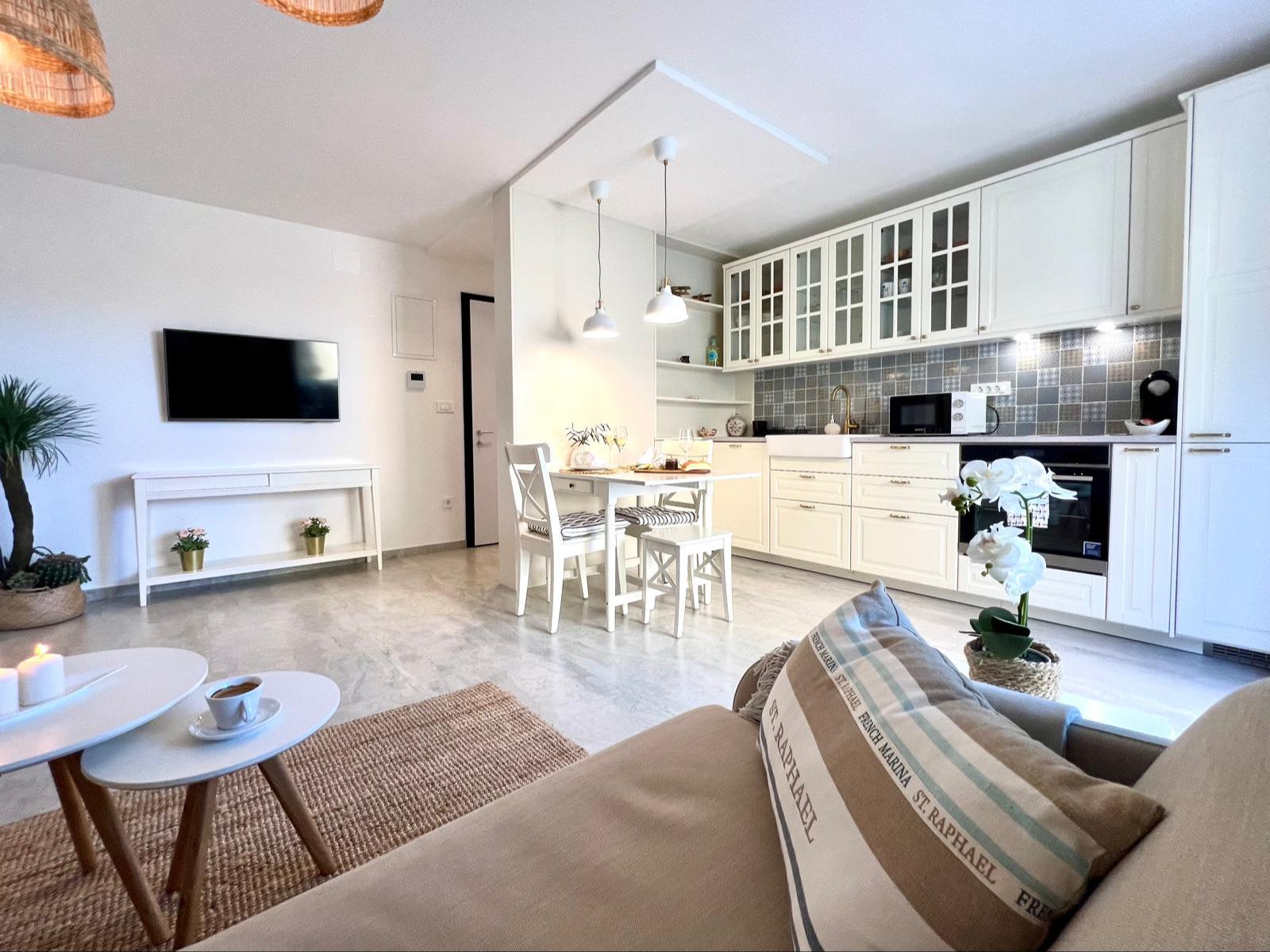 250 m zum Strand | Modernes Apartment mit Terrasse