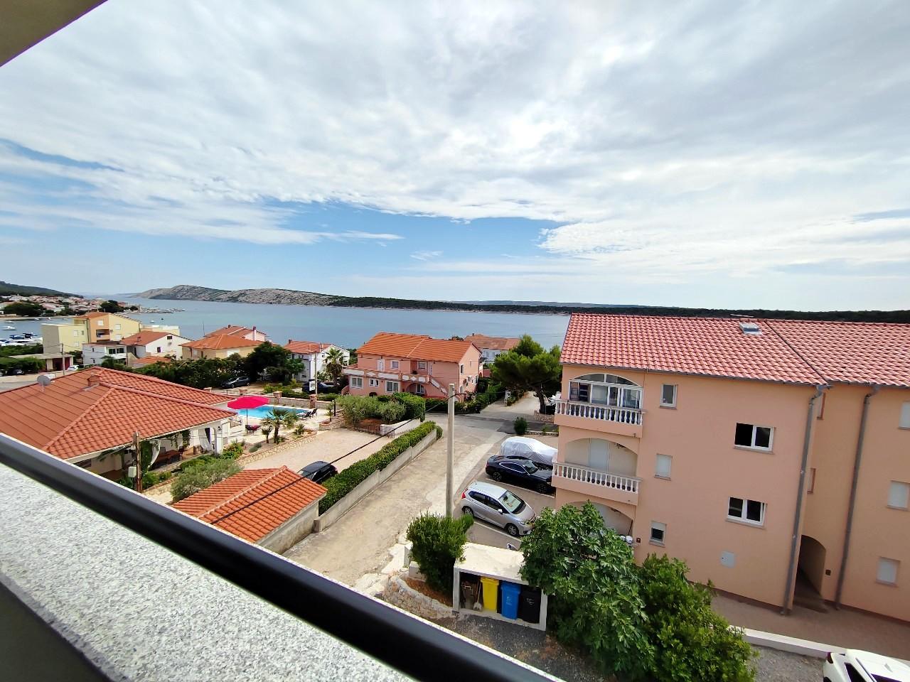 Schöne Ferienwohnung für 4 Personen mit herrlichen Meerblick in Barb