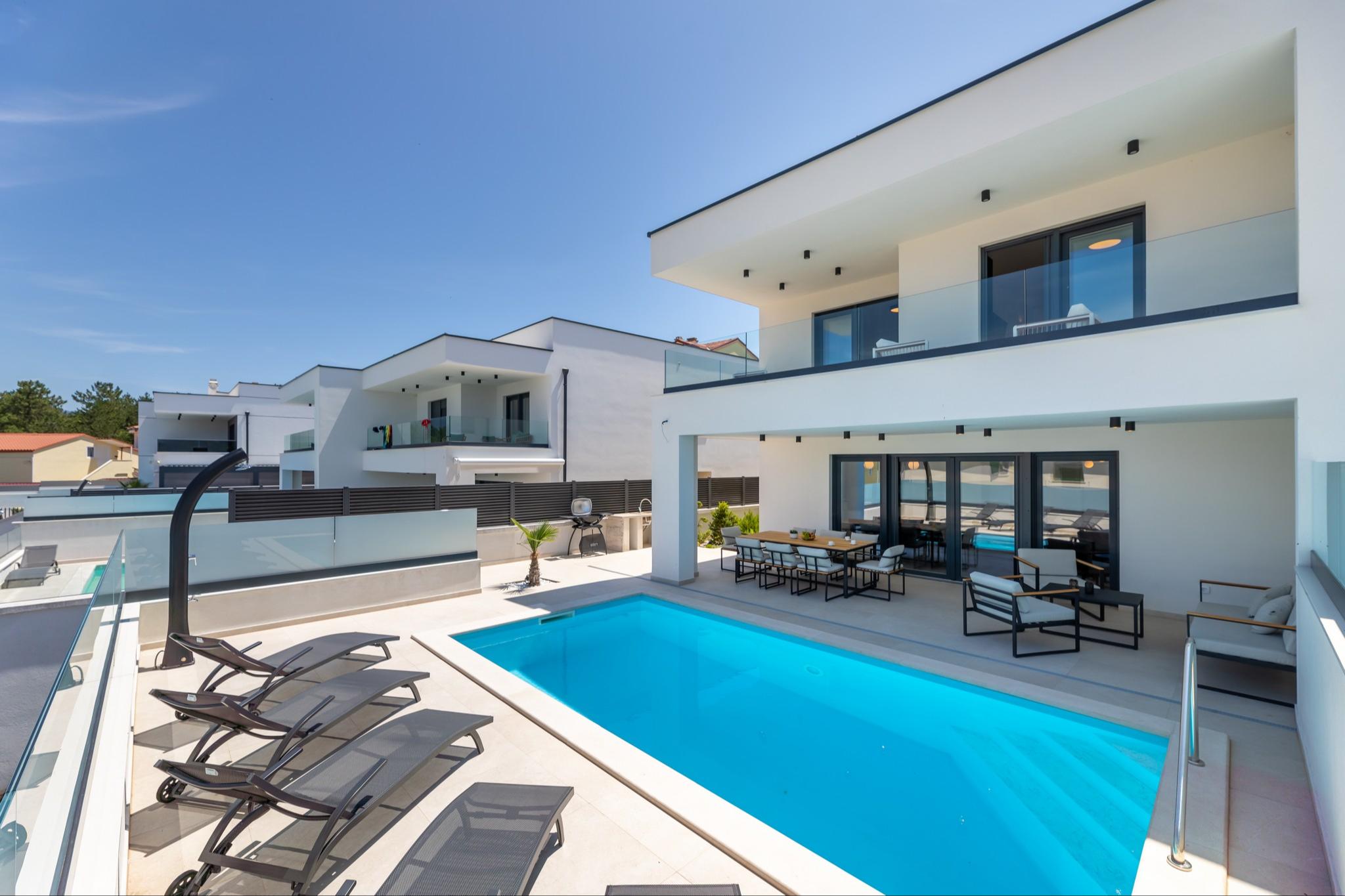 Villa mit Swimmingpool und Meerblick in Klimno