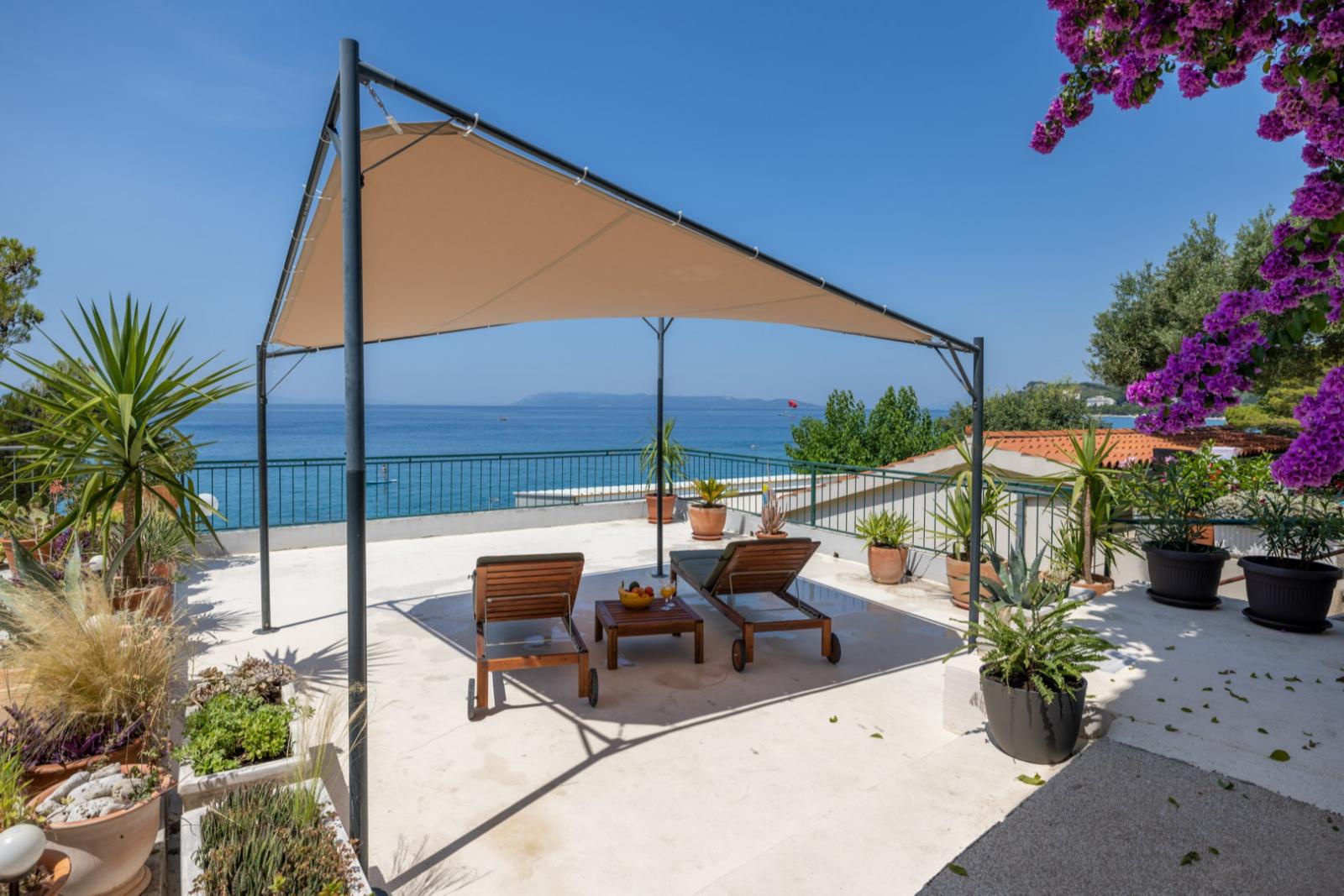 Ferienwohnung  1. Reihe zum Meer mit großen Balkon