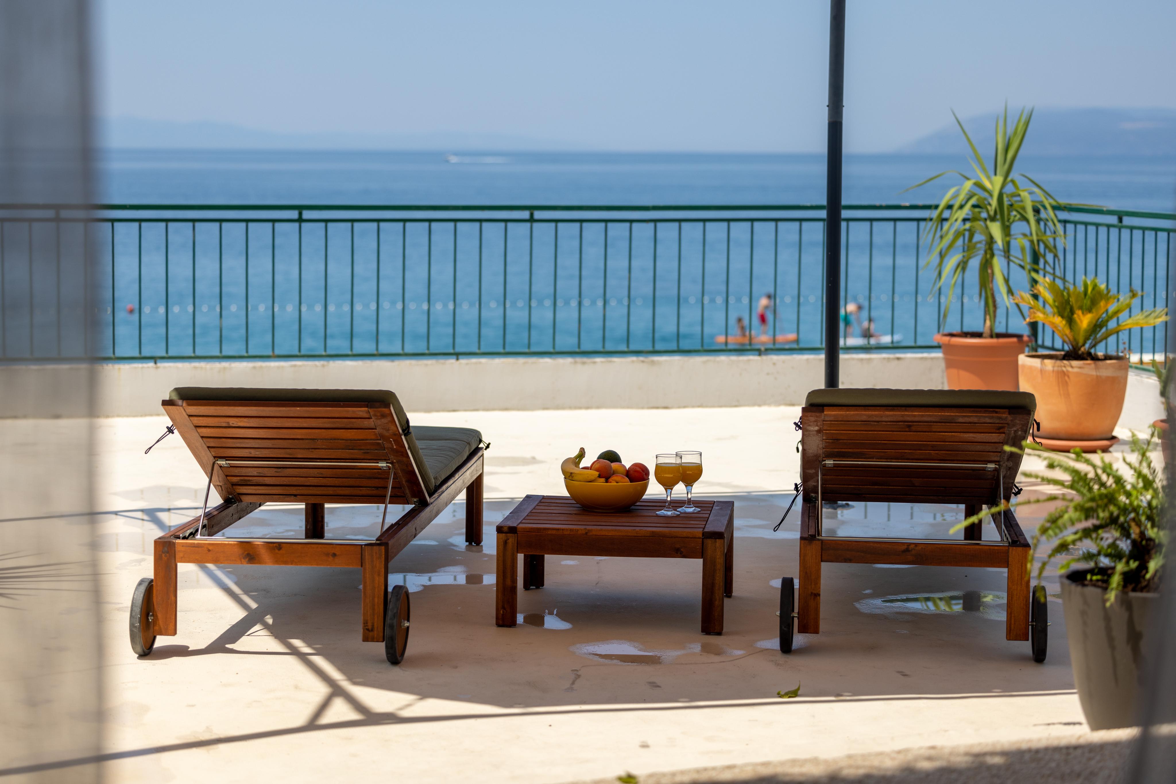 Ferienwohnung  1. Reihe zum Meer mit großen Balkon