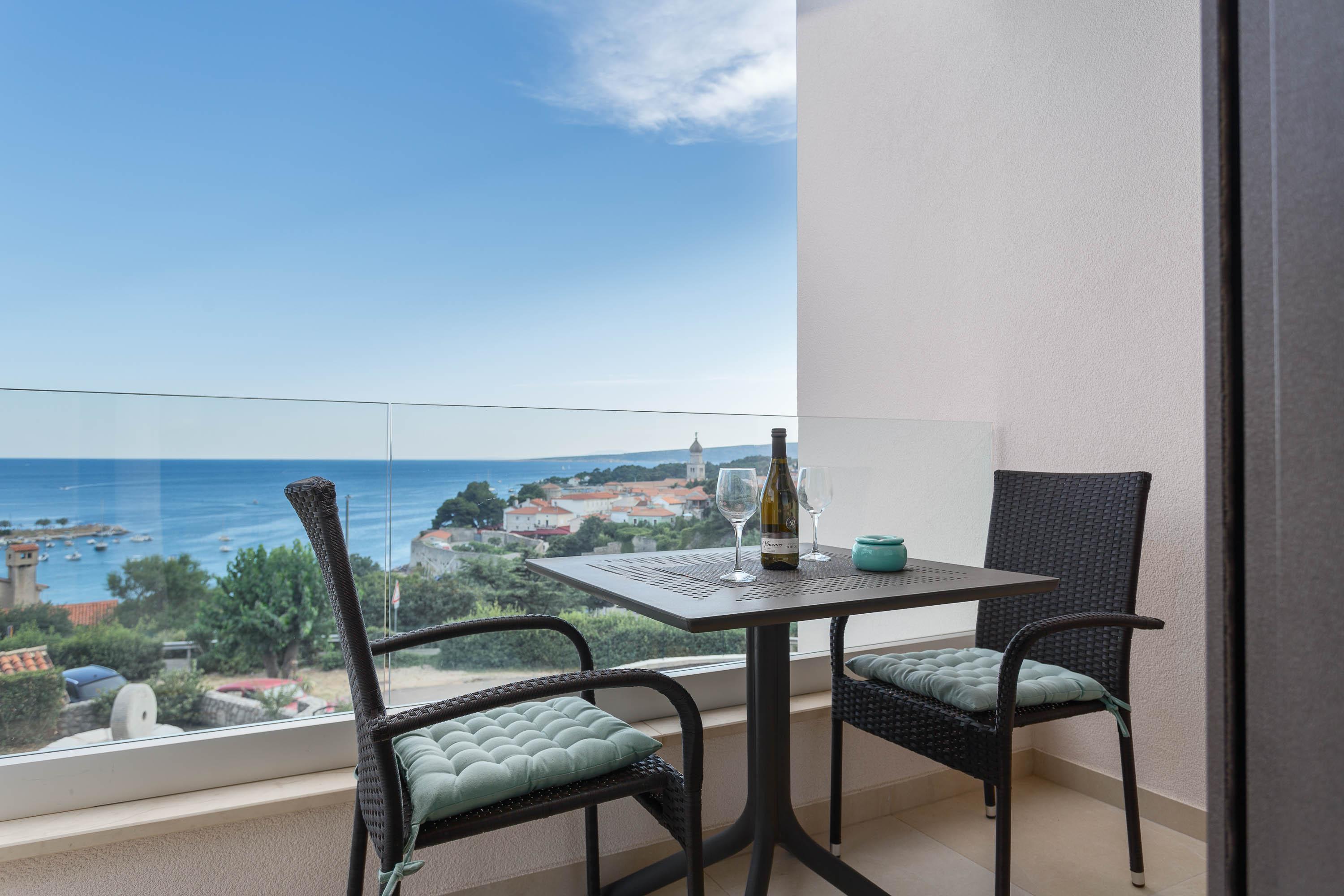 Studio - Apartment mit Balkon und Meerblick