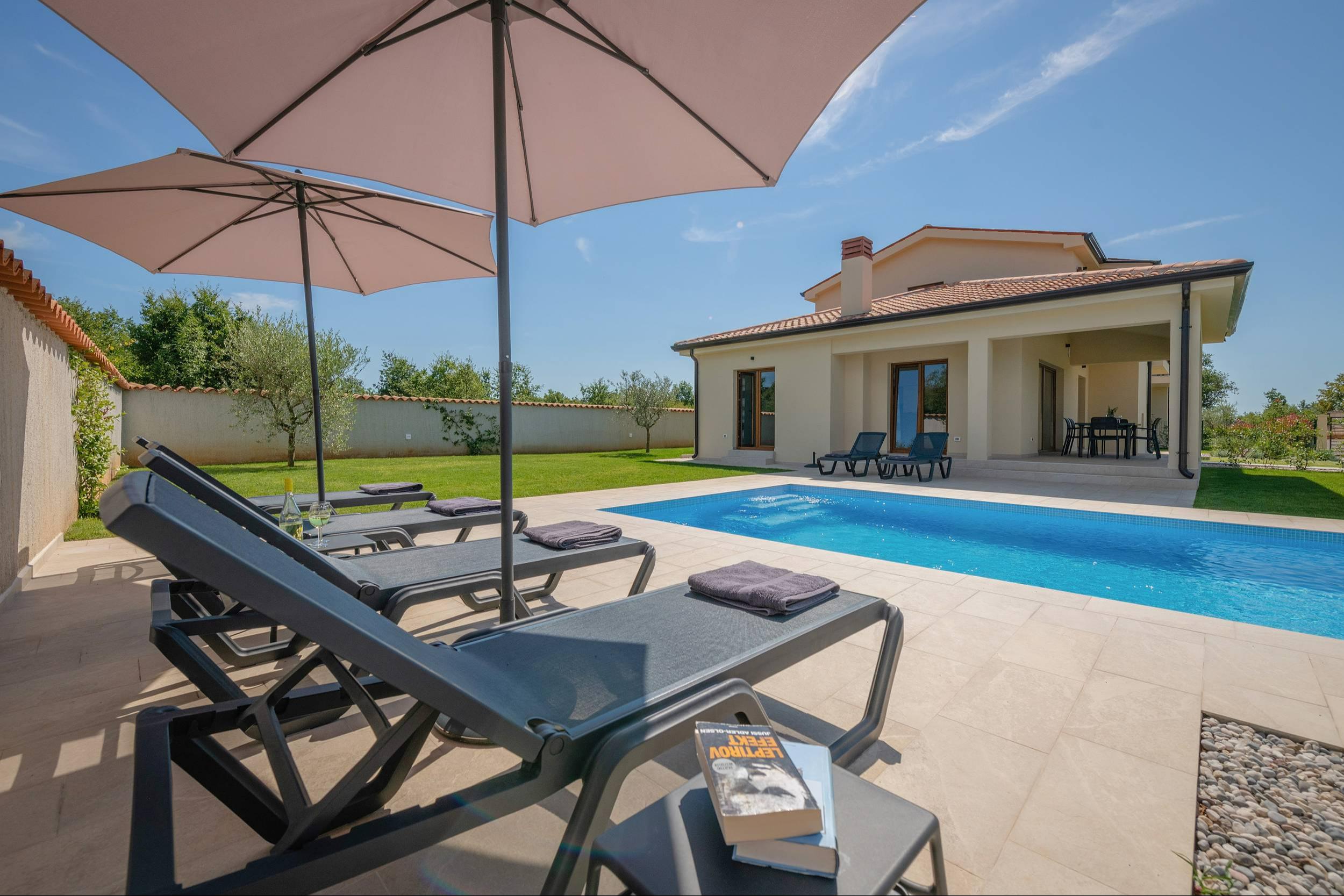 Neues 3-Zimmer-Haus mit privatem Pool in Porec
