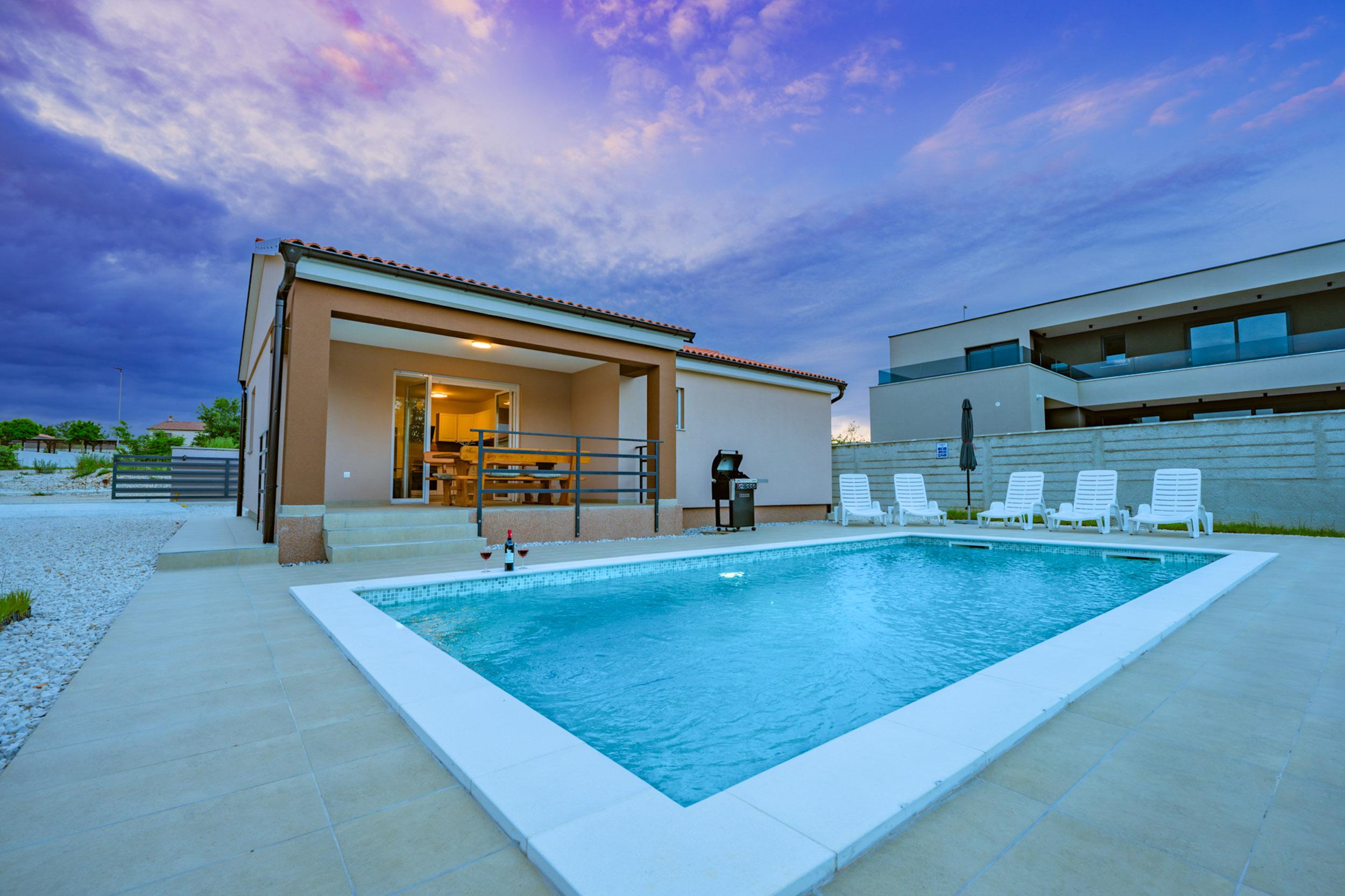 Familienvilla mit privatem Pool