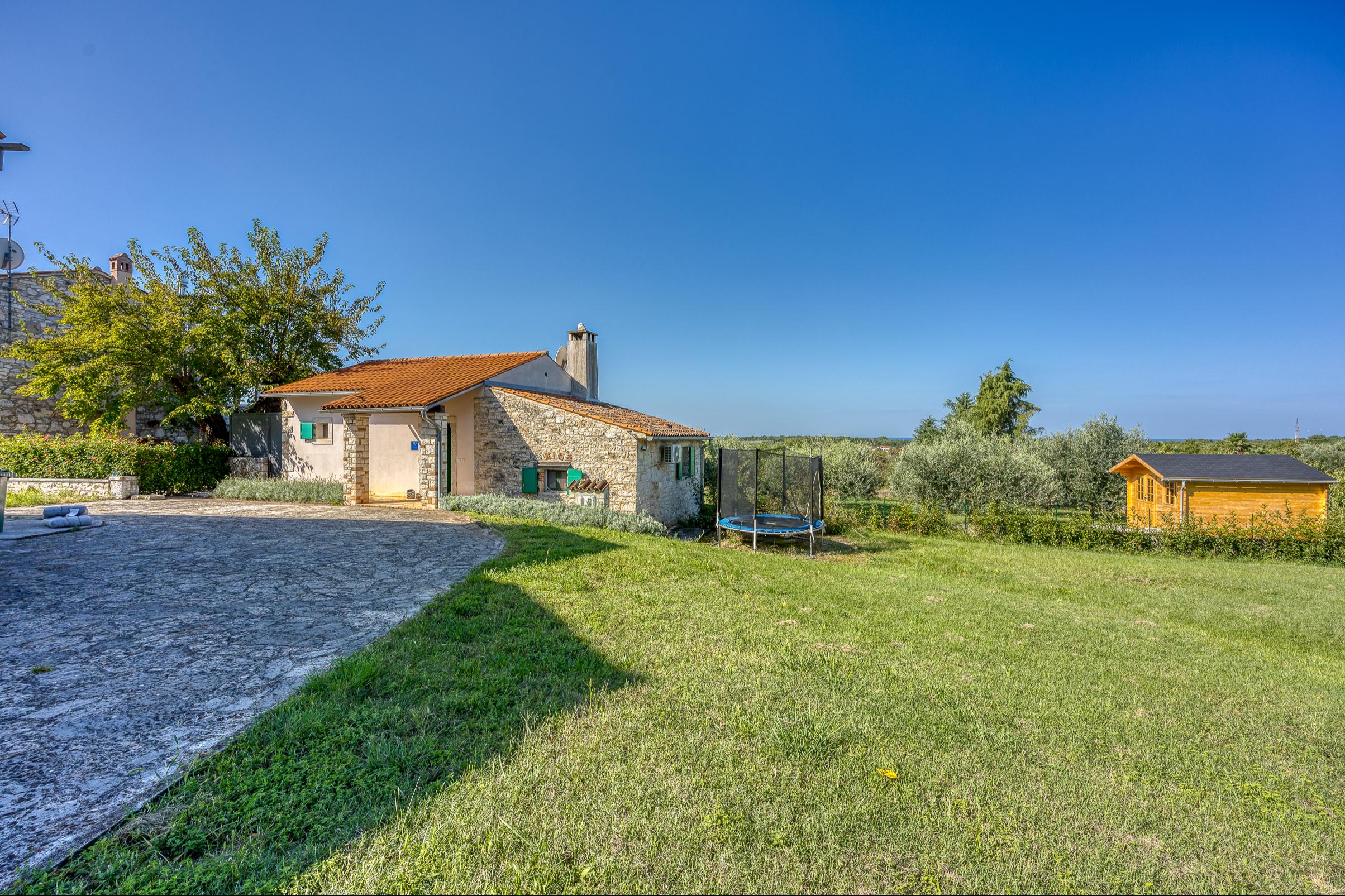 Traditionelles Steinhaus mit Whirlpool 