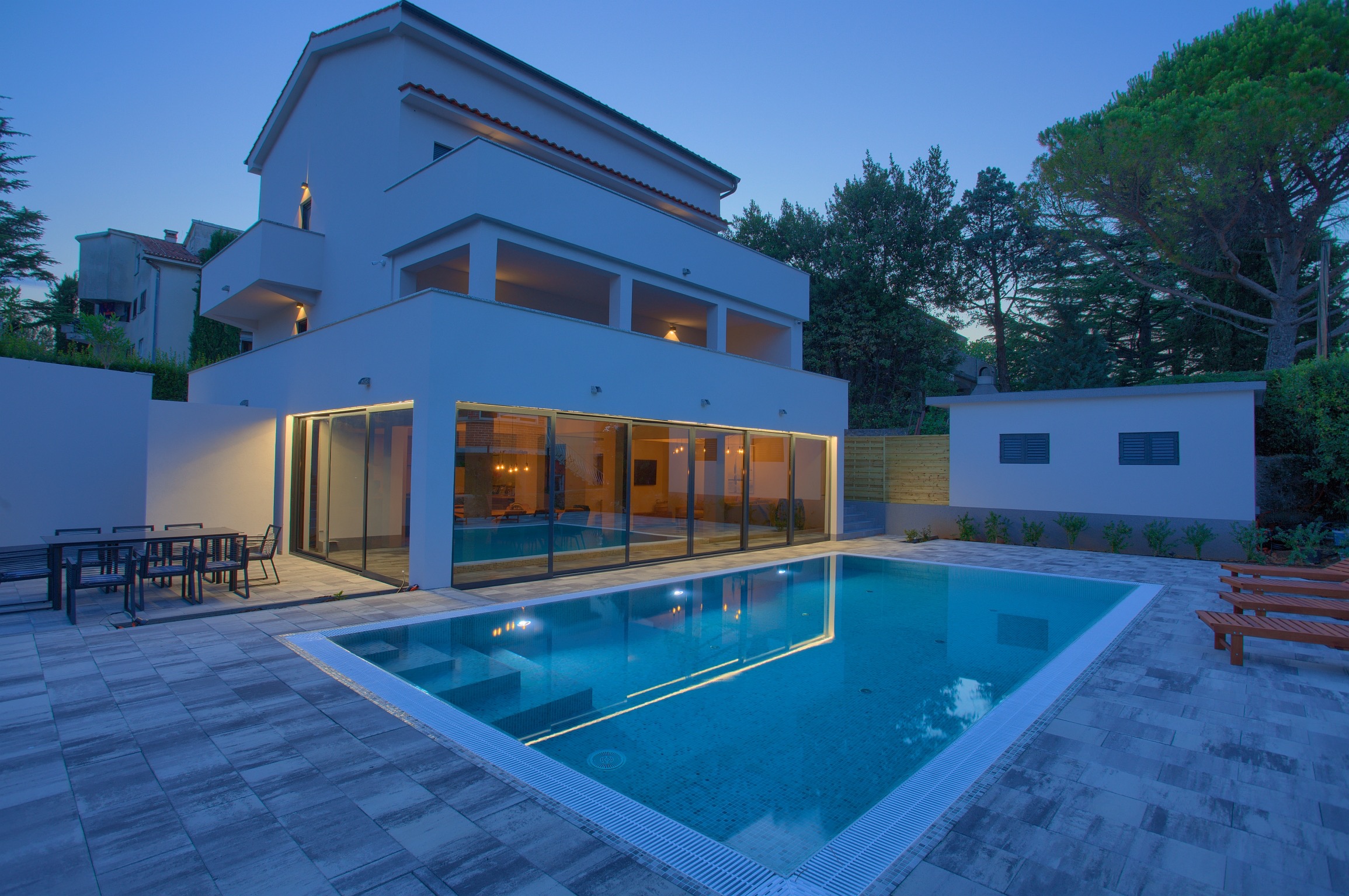 Moderne Villa mit Pool in der Stadt Krk