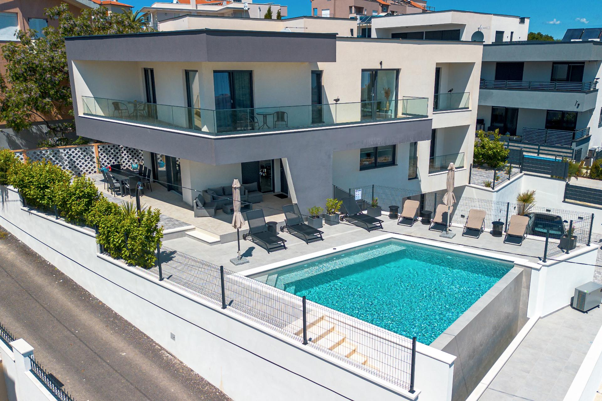 Neues Haus für 8 Personen in Strandnähe