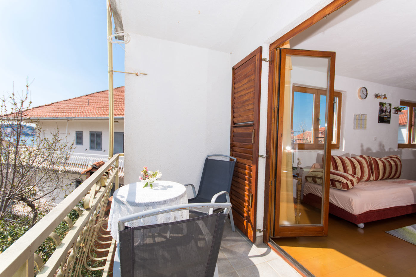 Ferienhaus mit Garten und Meeresausblick