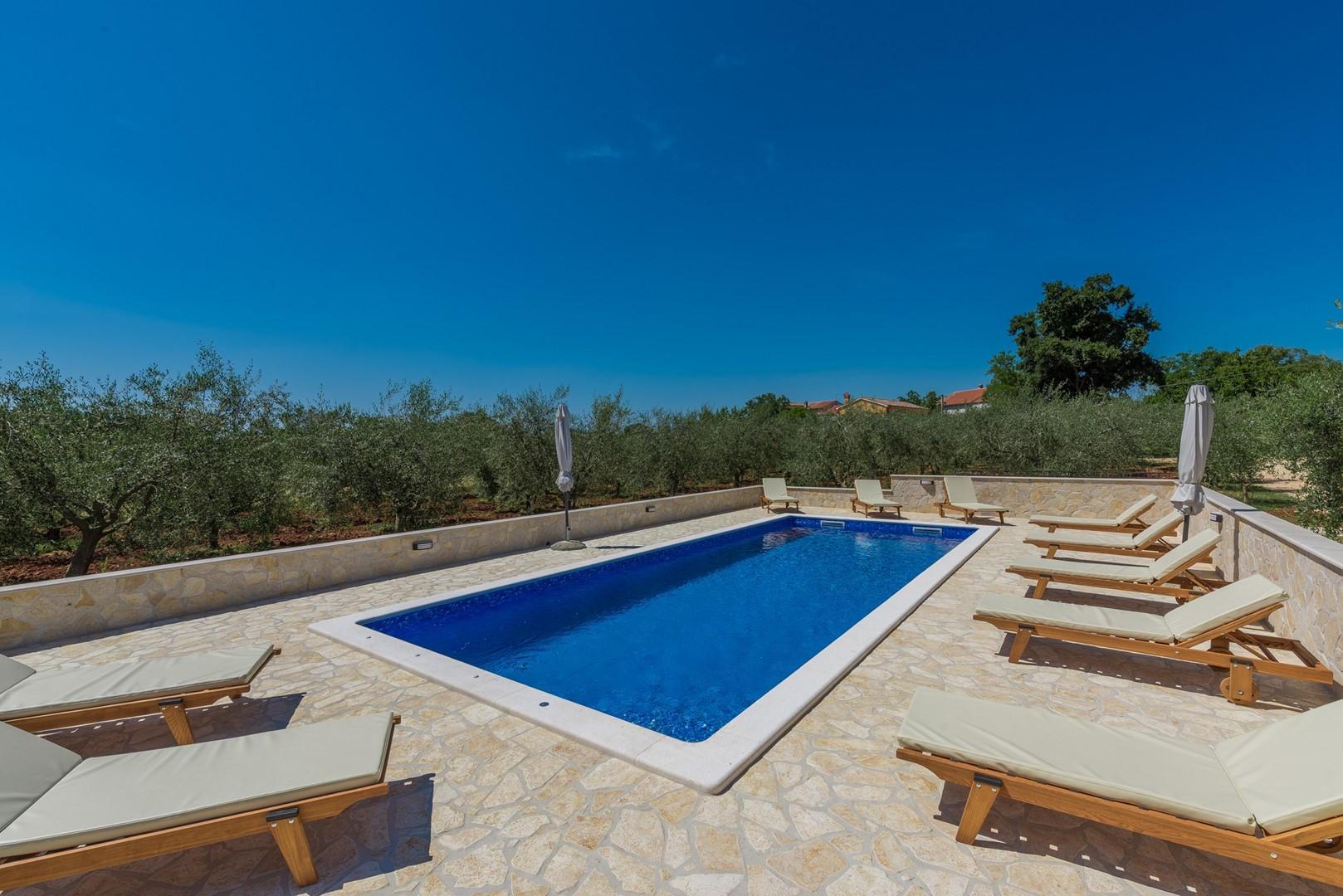 Ferienhaus in Kloštar für bis zu 10 Personen mit privatem Pool