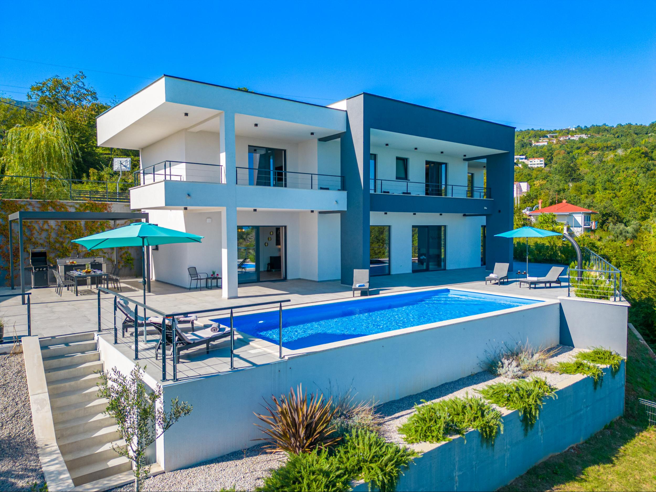4 Schlafzimmer, 4 Badezimmer, Whirlpool, privater Salzwasserpool