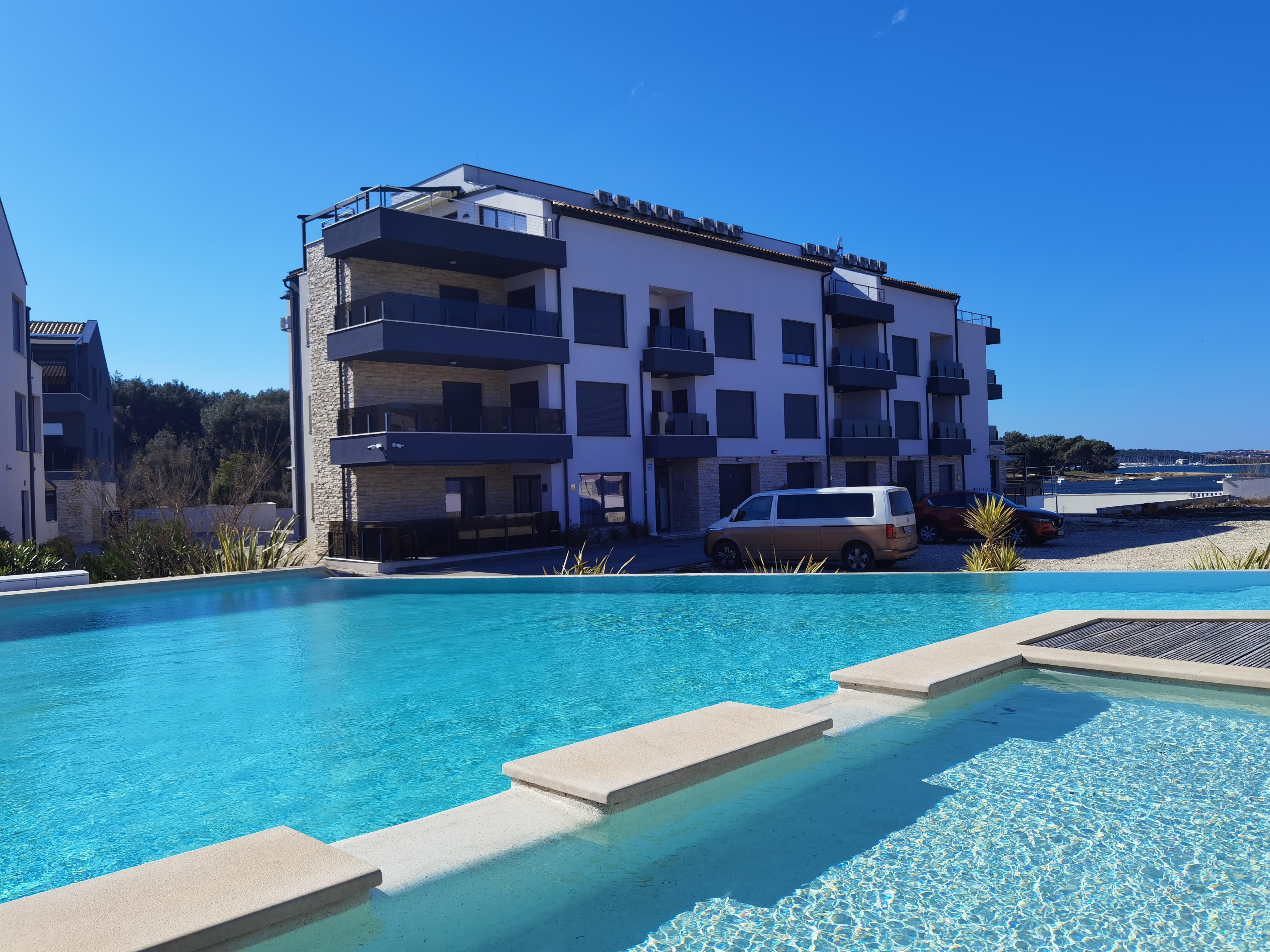 Apartment mit Gemeinschaftspool - Zwei Gehminuten vom Vižule-Park