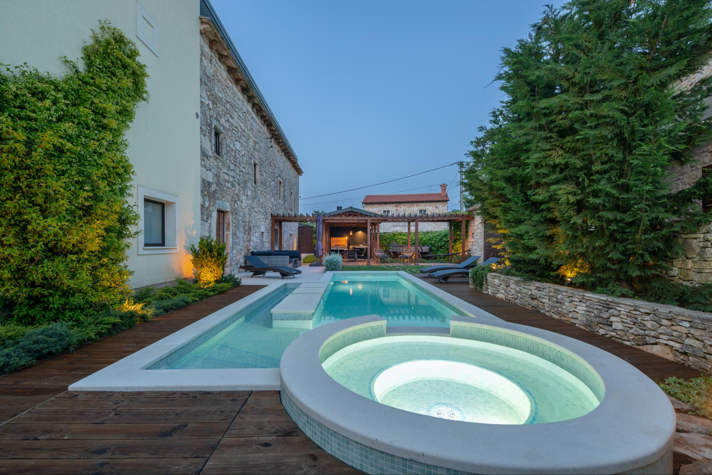  Ferienhaus mit  Pool und Sauna in  Pusti-Svetivincenat bei Rovinj