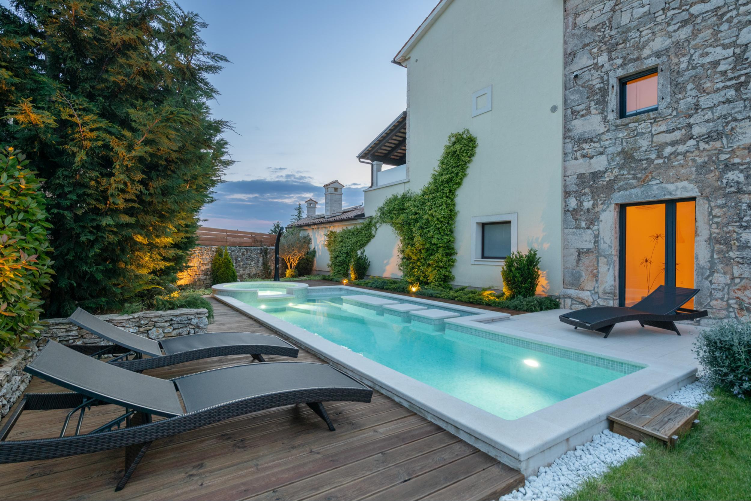  Ferienhaus mit  Pool und Sauna in  Pusti-Svetivincenat bei Rovinj