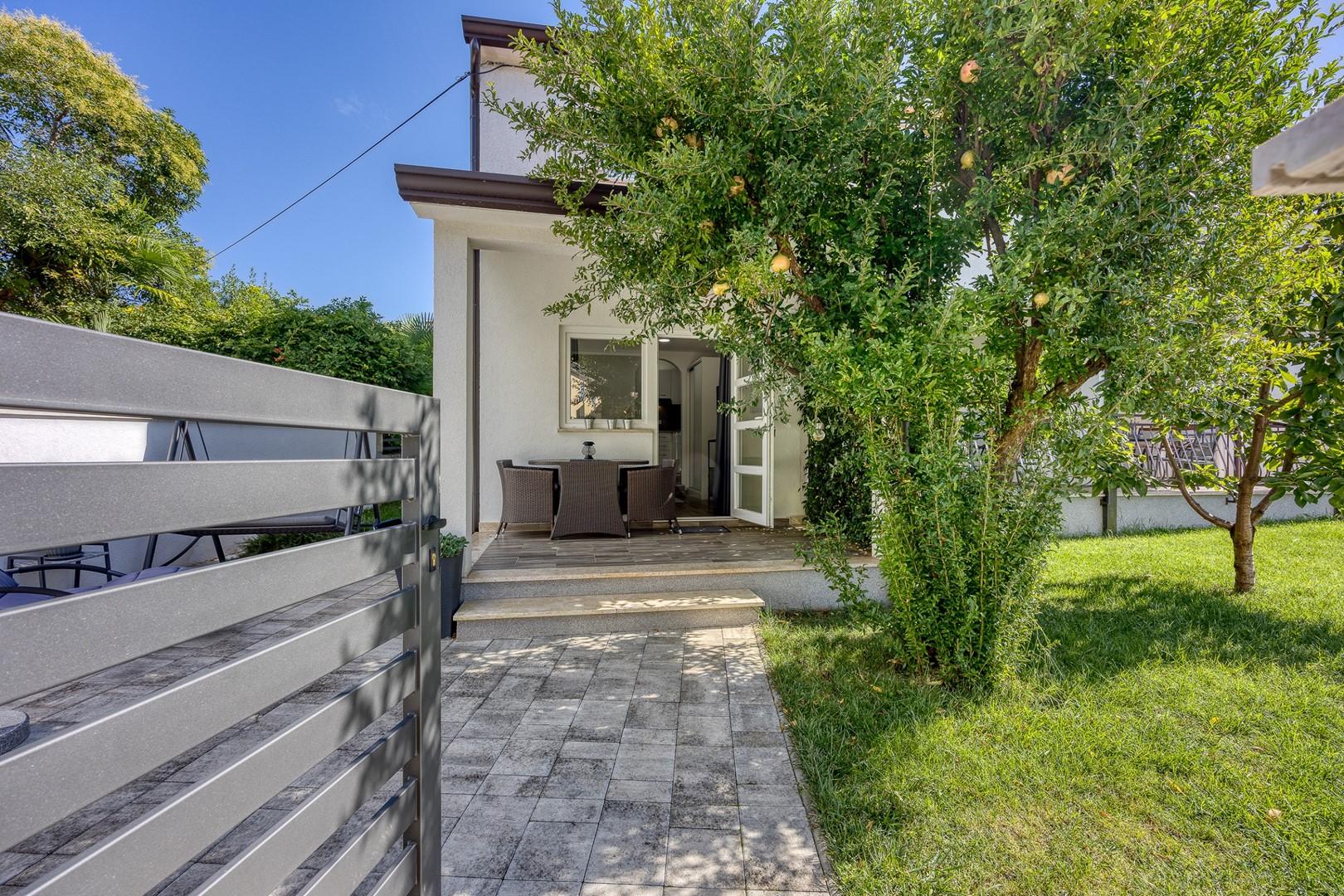 150 m zum Strand | Studio-Apartment mit Terrasse