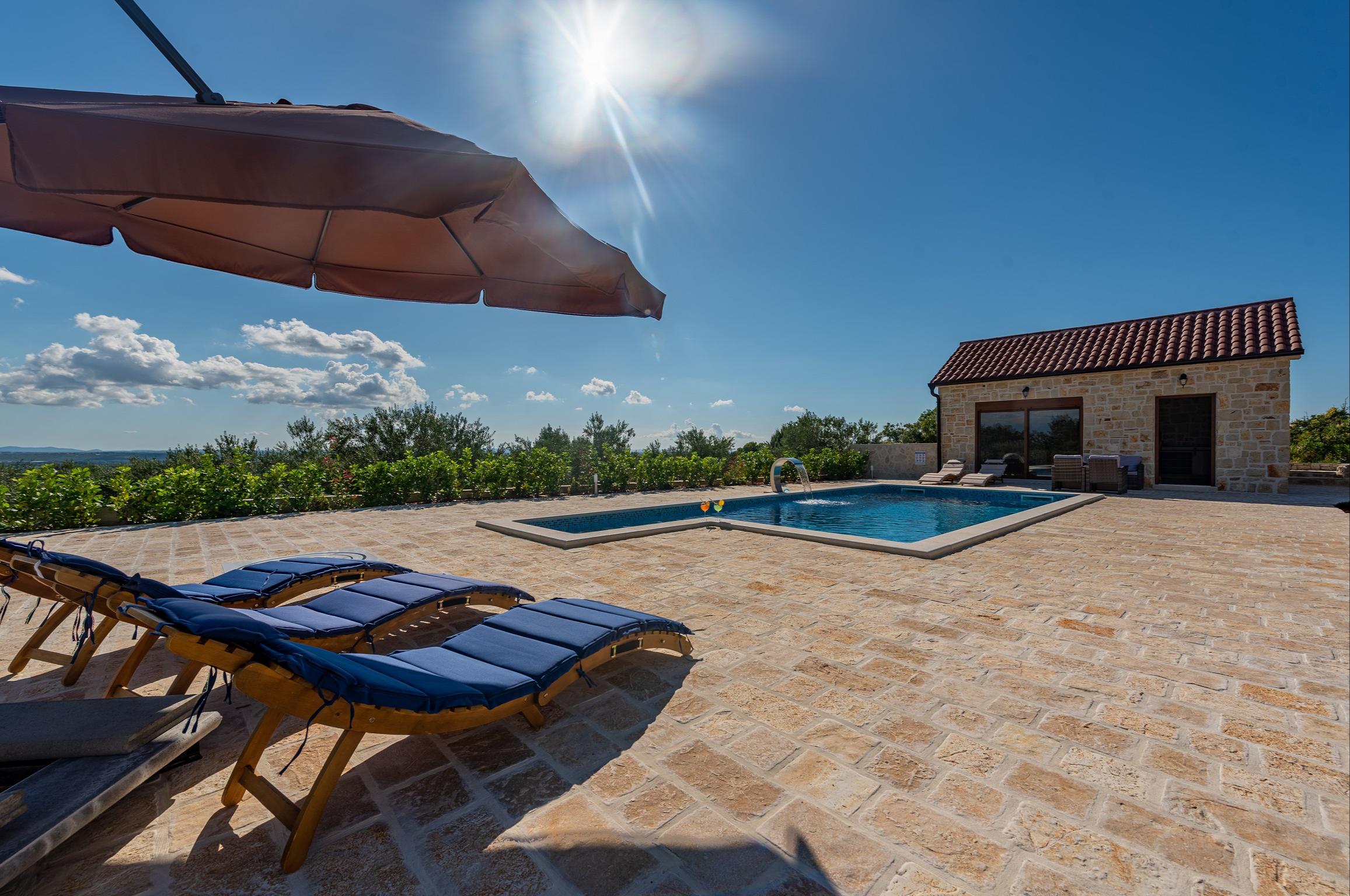 Villa mit Pool in Slivnica bei Posedarje