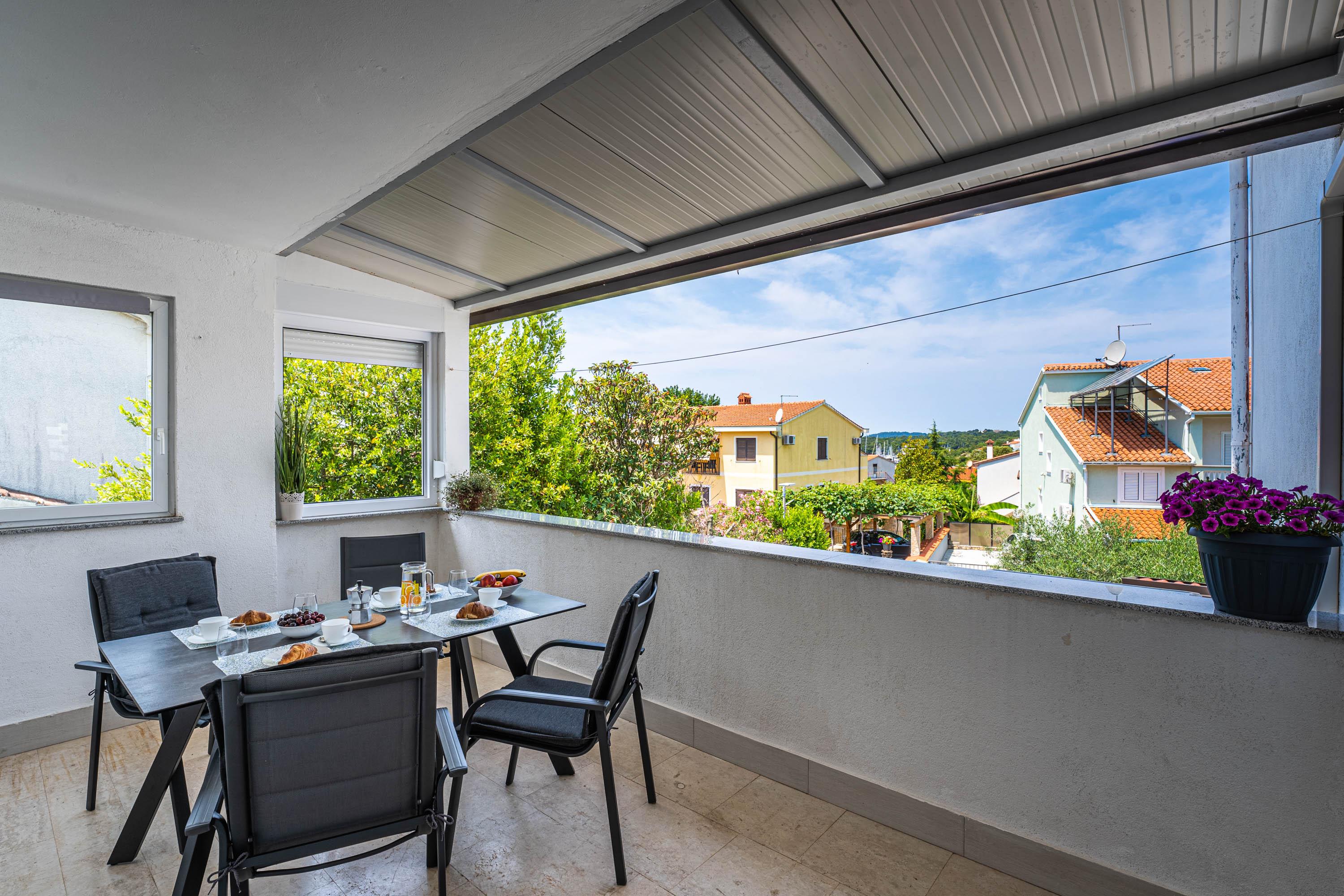 Schönes Apartament mit Klimaanlgen in Pješcana Uvala bei Pula
