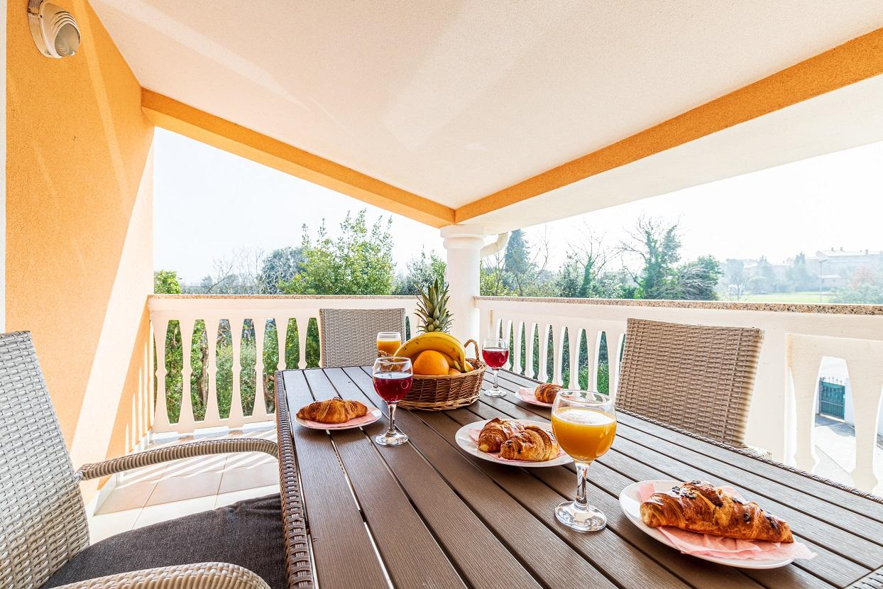 Fewo mit Gemeinschaftspool & Balkon