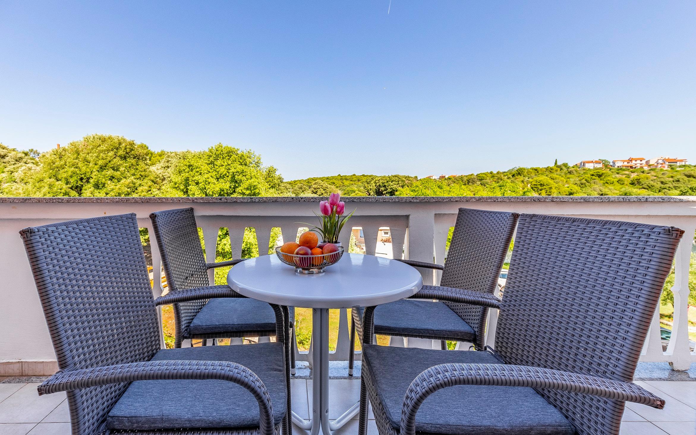 Ferienwohnung mit Balkon, Grill & Gemeinschaftspool