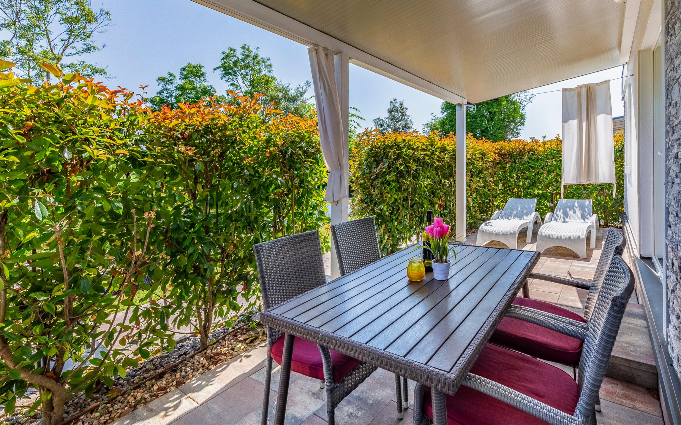 Mobilheim mit Terrasse, Grill, Klimaanlage & Gemeinschaftspool