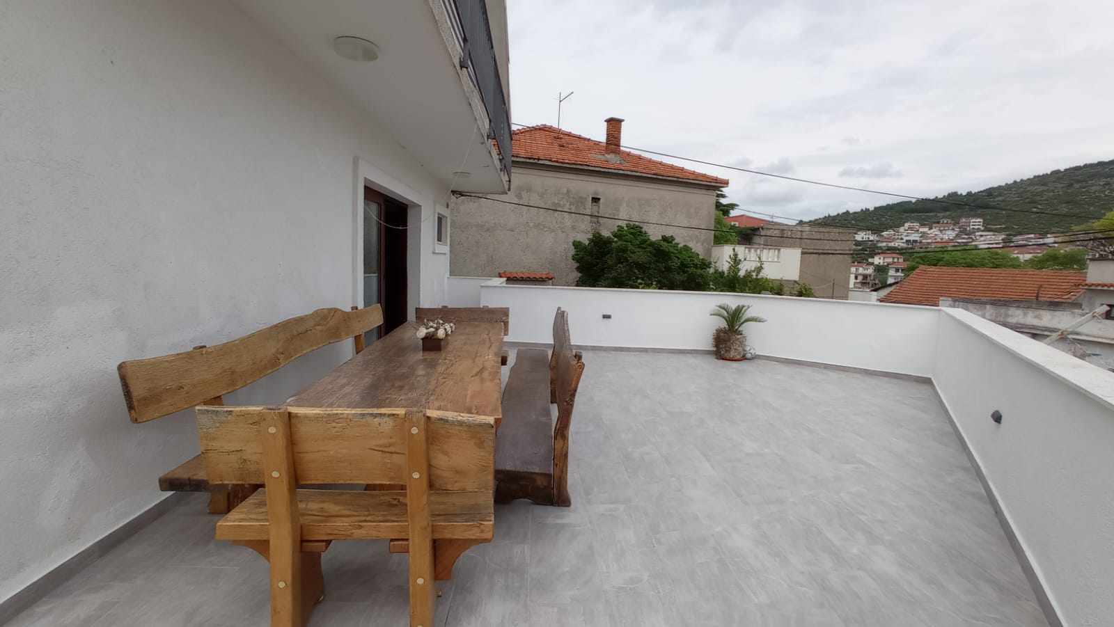 Geräumiges Apartment mit 2 Schlafzimmern, großem Balkon