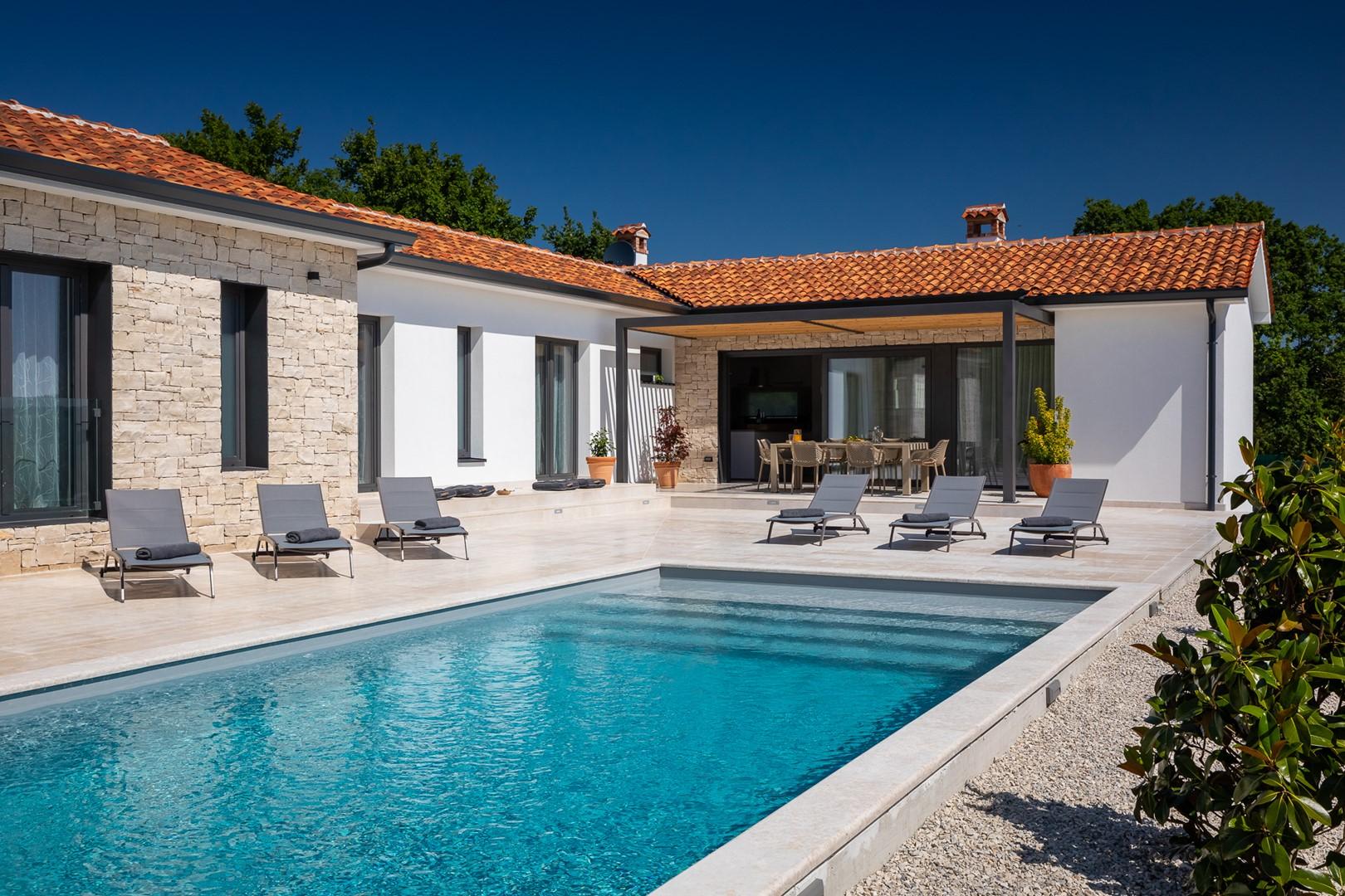 Schöne Villa mit Pool in Kučići bei Kringa / Tinjan