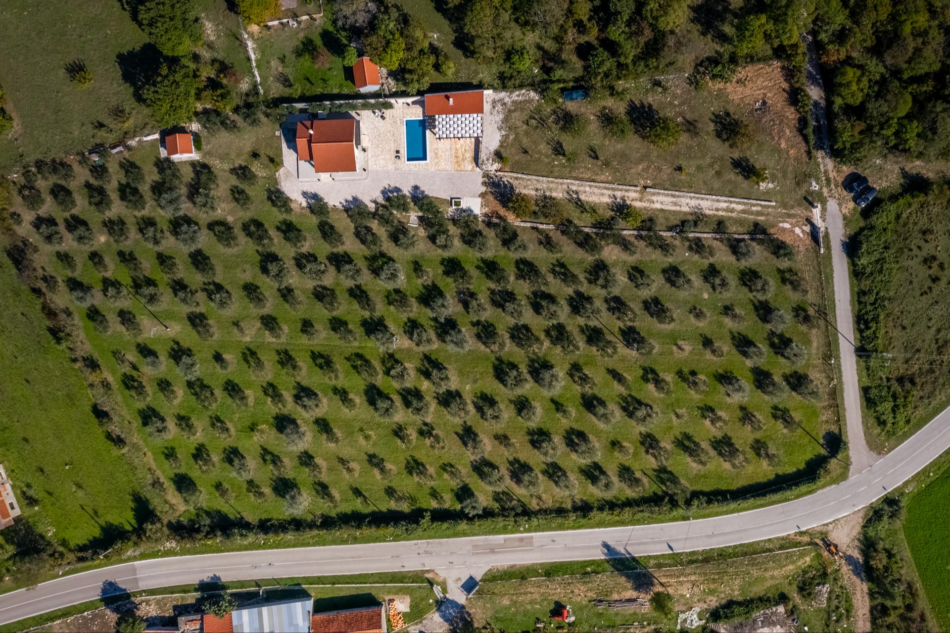 Idyllisches Ferienhaus mit Pool in Smilcic bei Zadar