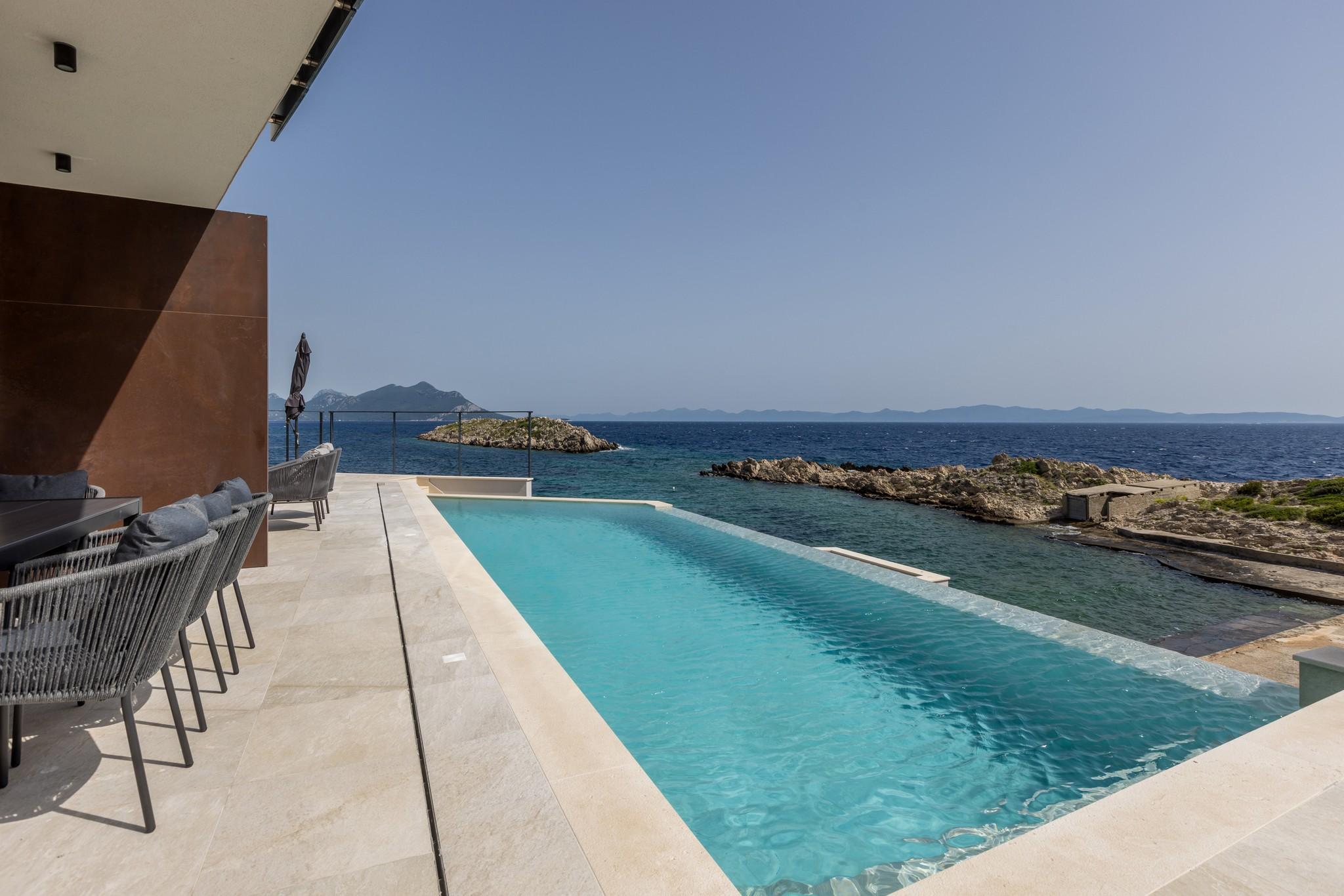 Villa am Meer mit Pool, Sauna & Fitness in Potomje