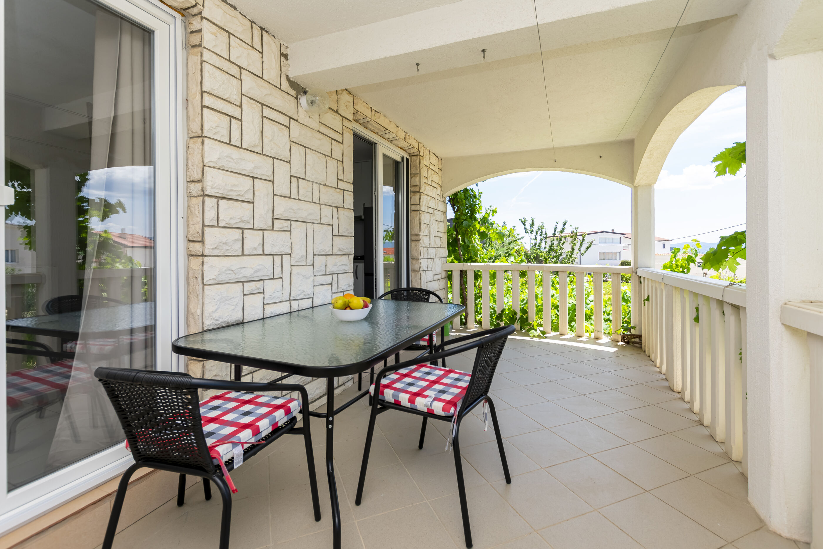 Apartment mit Meer und Gartenblick