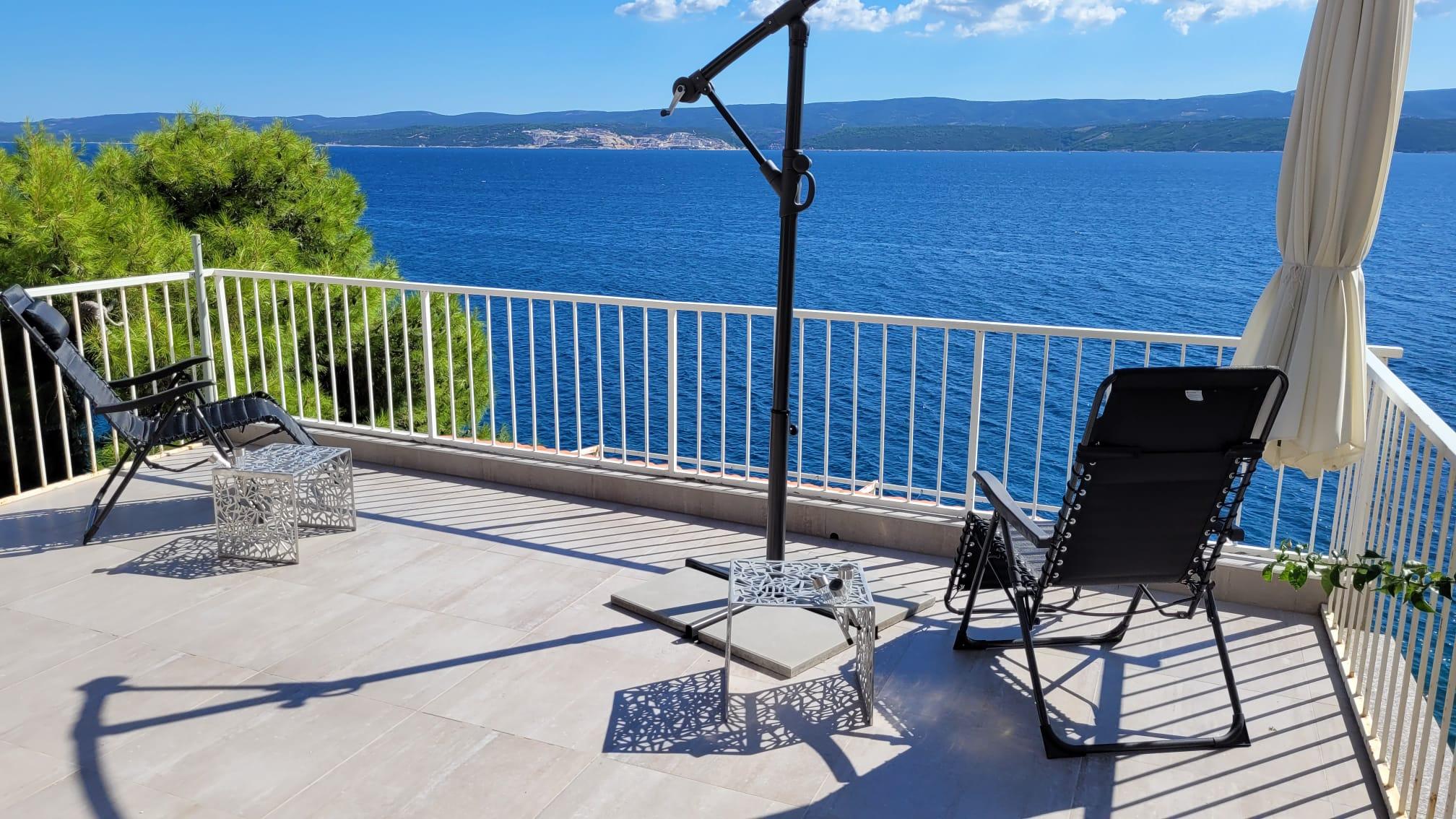 Moderne Wohnung mit traumhaftem Balkon und direktem Meerblick
