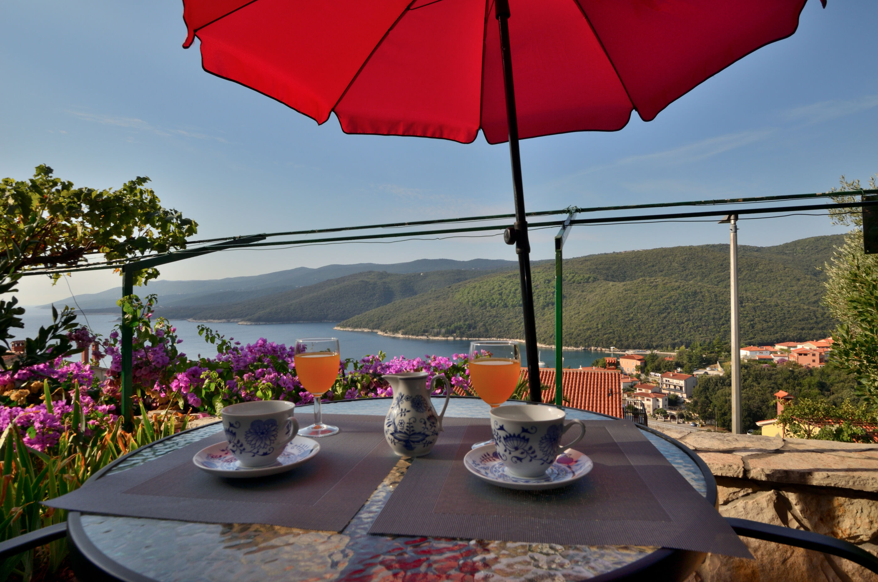 Schönes Studioapartment  mit Terrasse & Meerblick