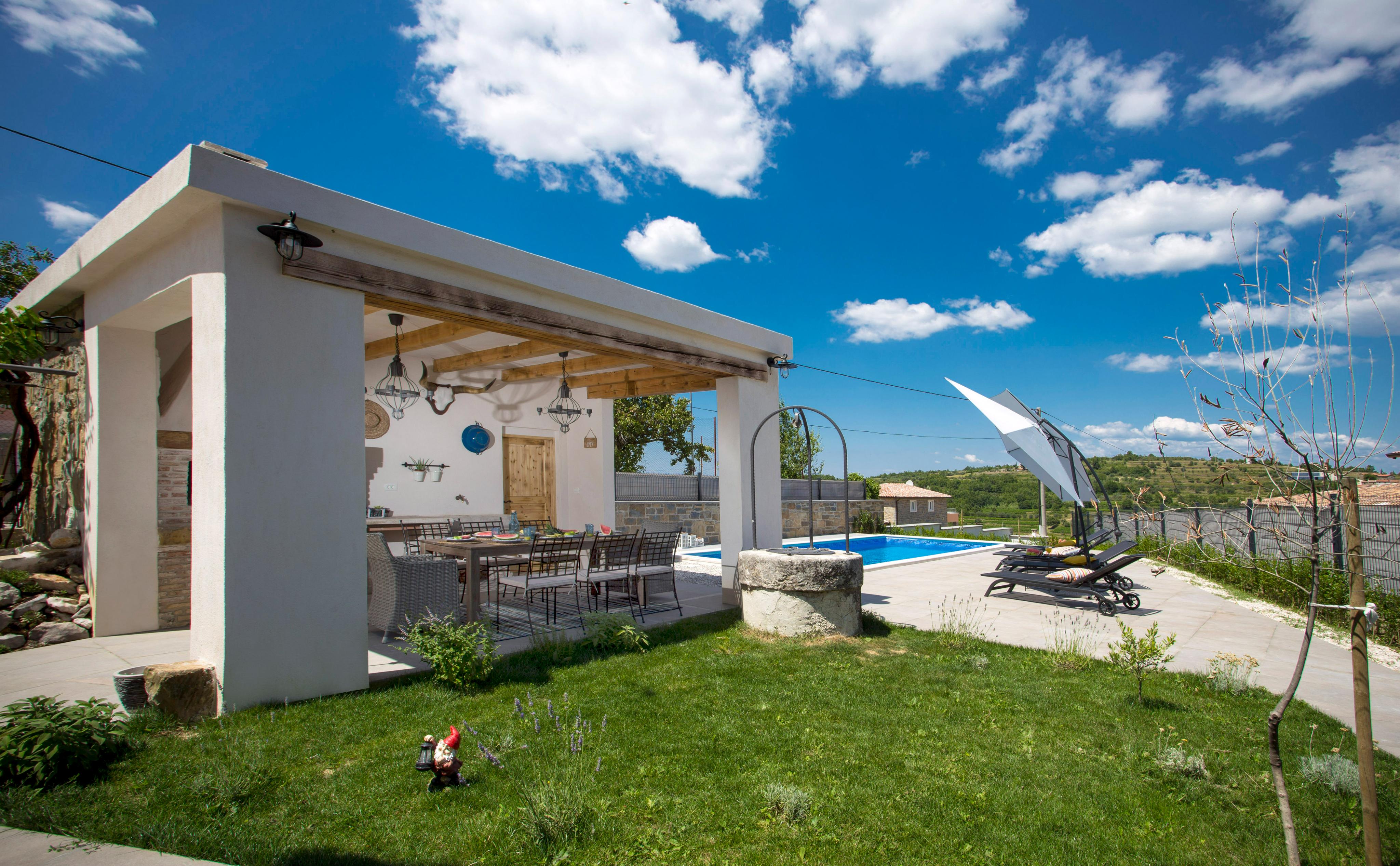 Villa mit Swimmingpool in Momjan